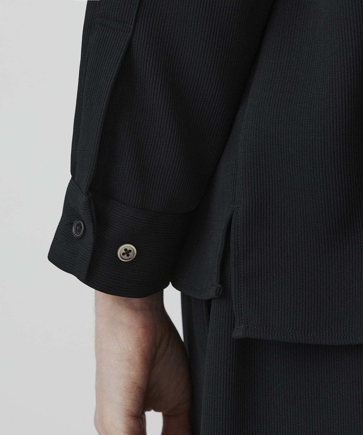 〈再入荷なし〉COLD DRY PLEATS レギュラーカラーシャツ