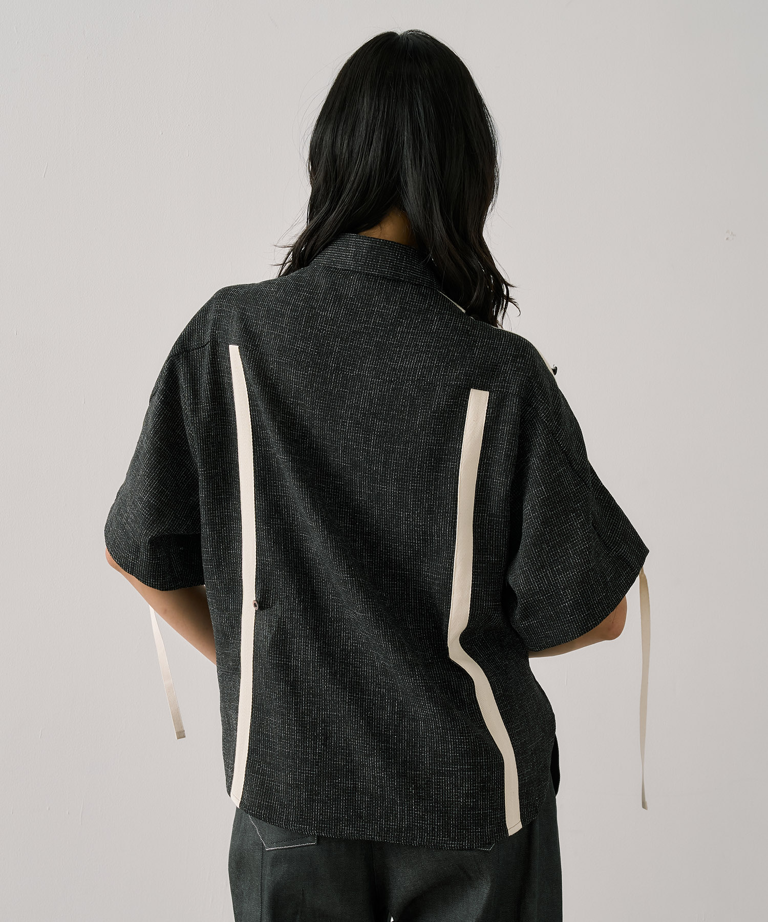 【オンラインストアのみ先行発売】Adjustable Length Mesh Shirt