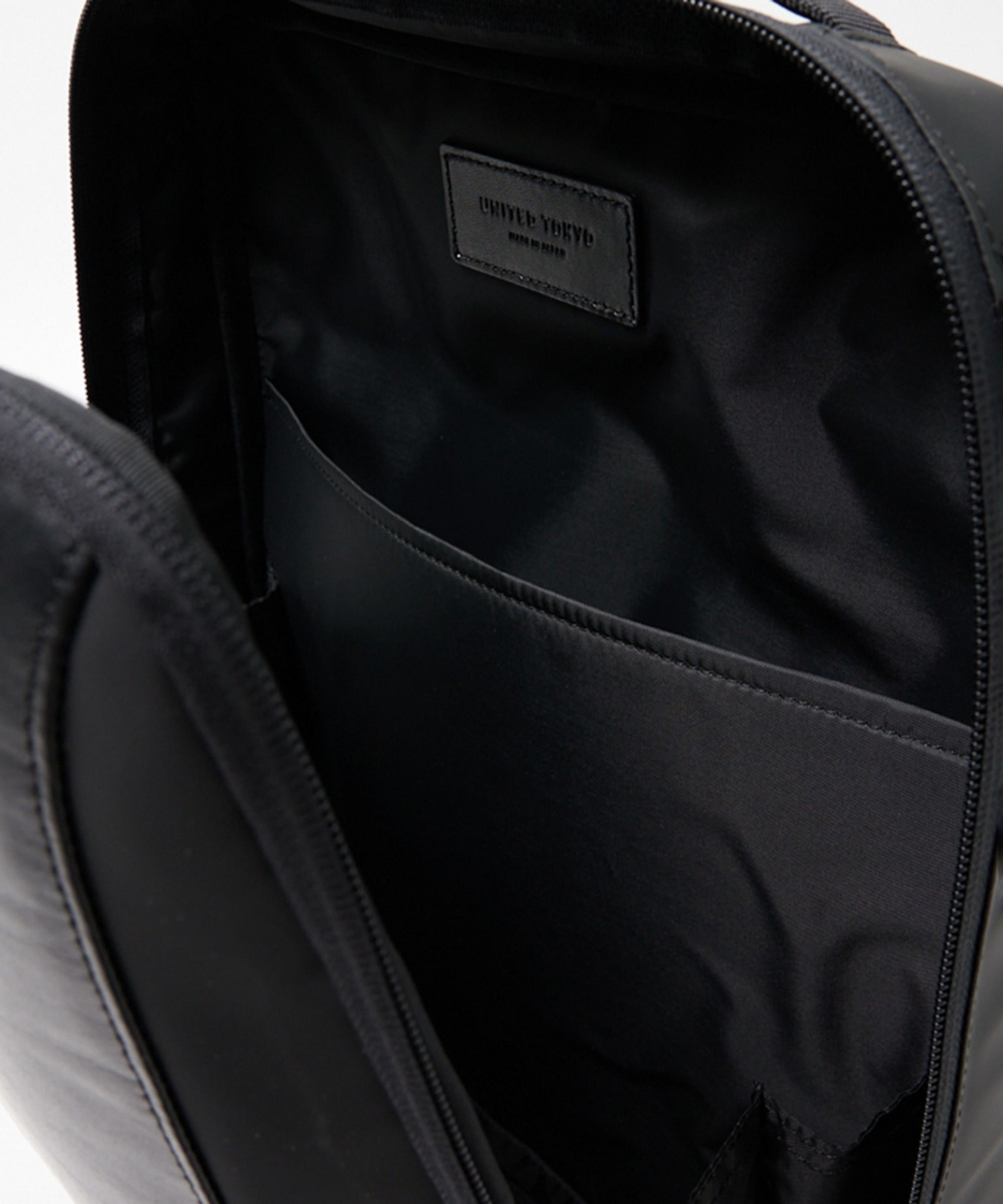 CF レザースマートバックパック