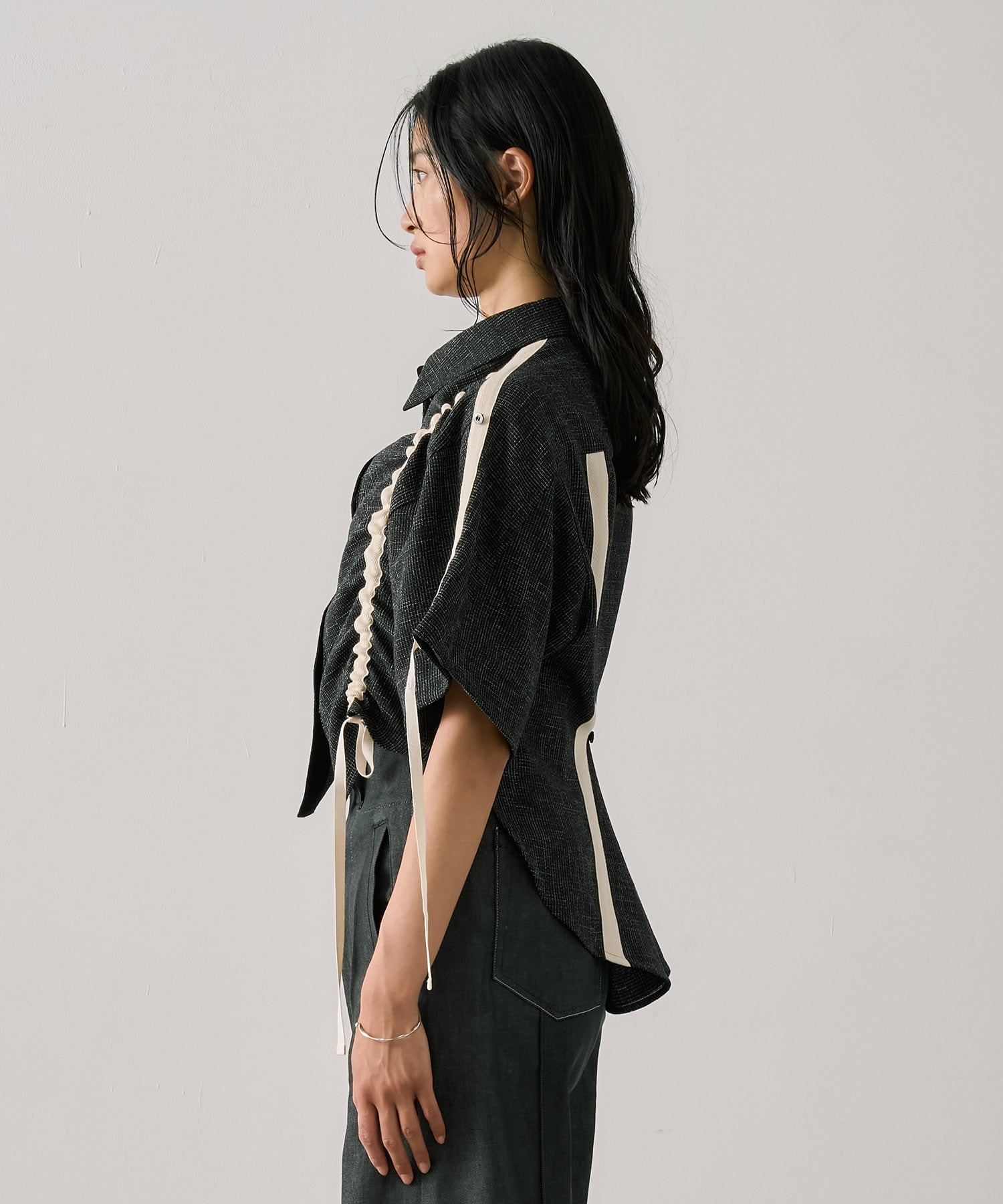 【オンラインストアのみ先行発売】Adjustable Length Mesh Shirt