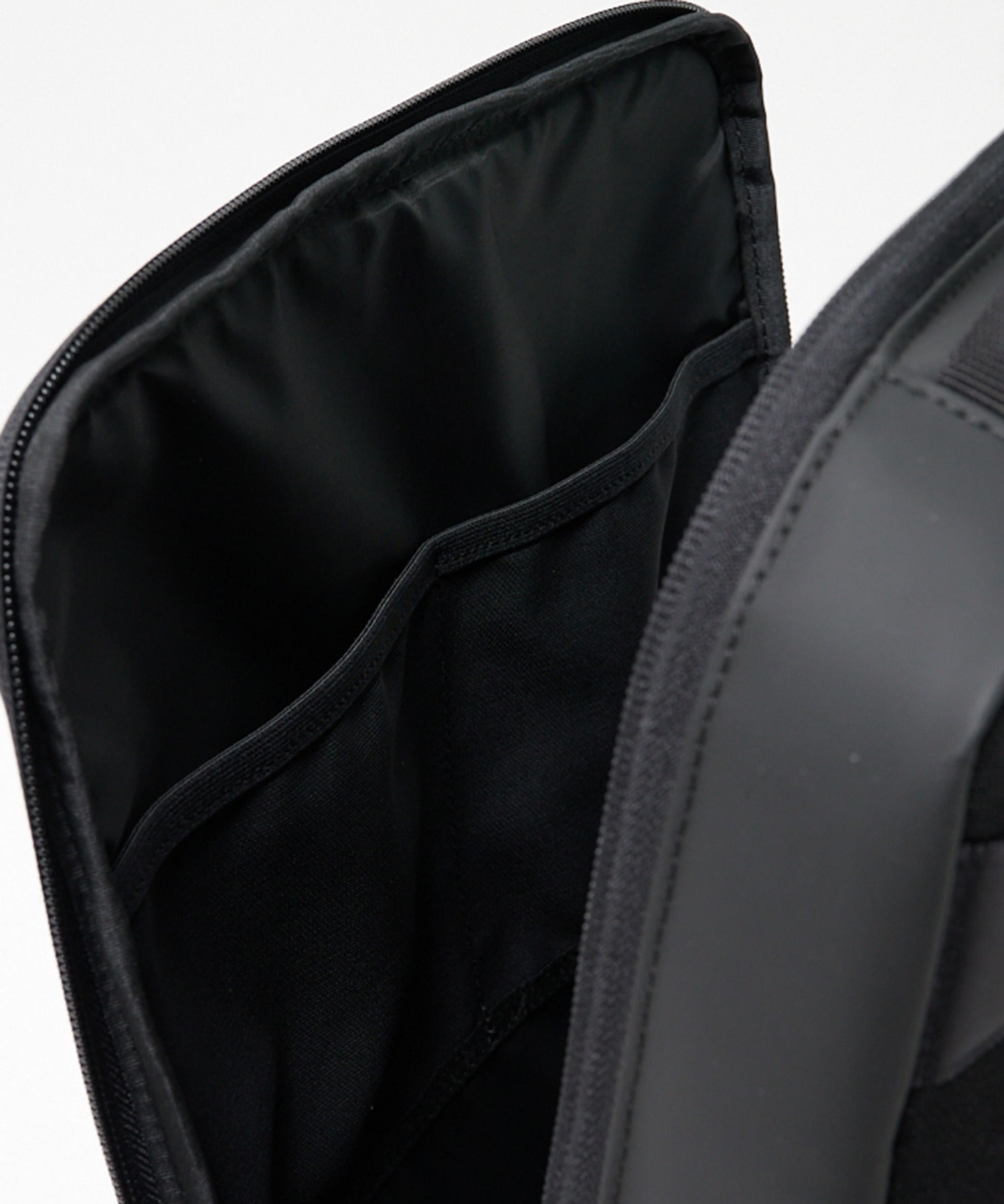 CF レザースマートバックパック