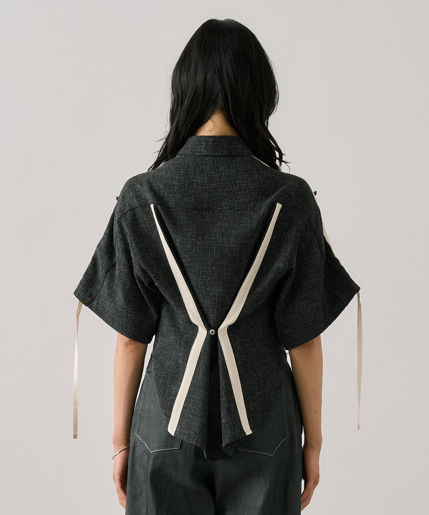 【オンラインストアのみ先行発売】Adjustable Length Mesh Shirt