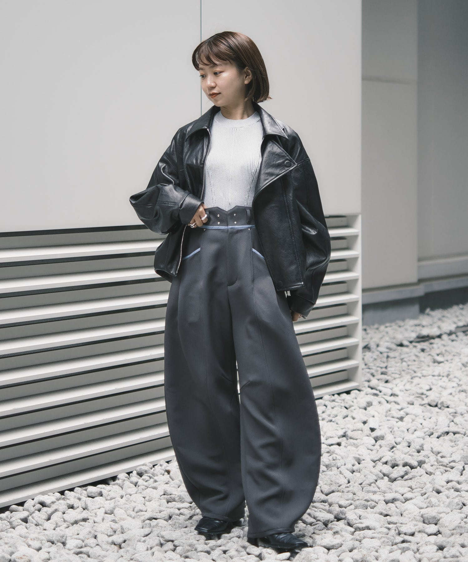 コクーンレザーボンバージャケット