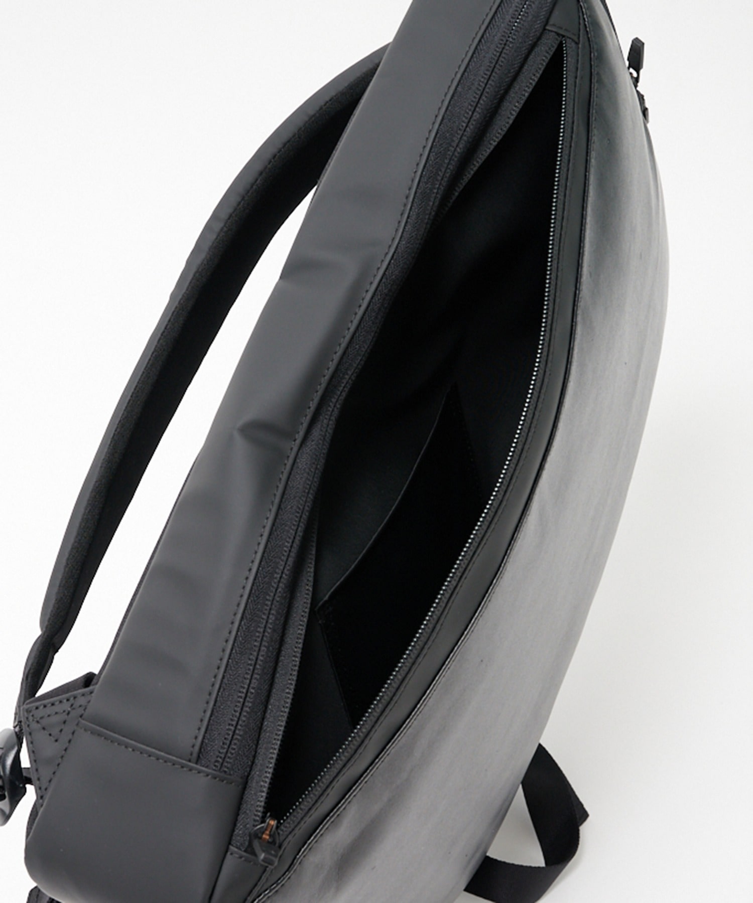 CF レザースマートバックパック