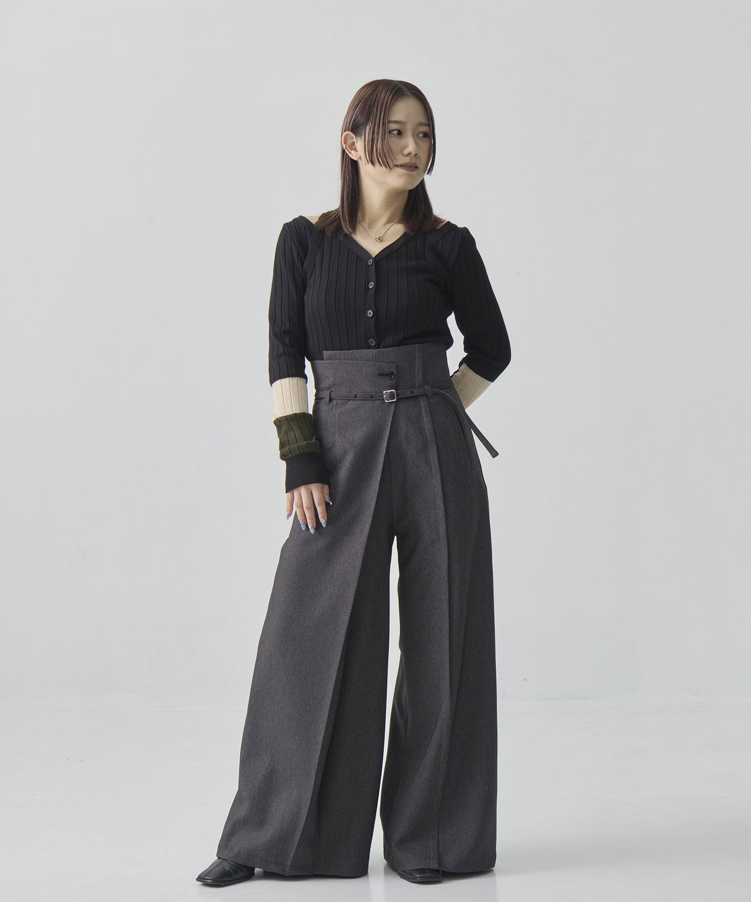 【WEB限定カラー】ショルダースリットニット