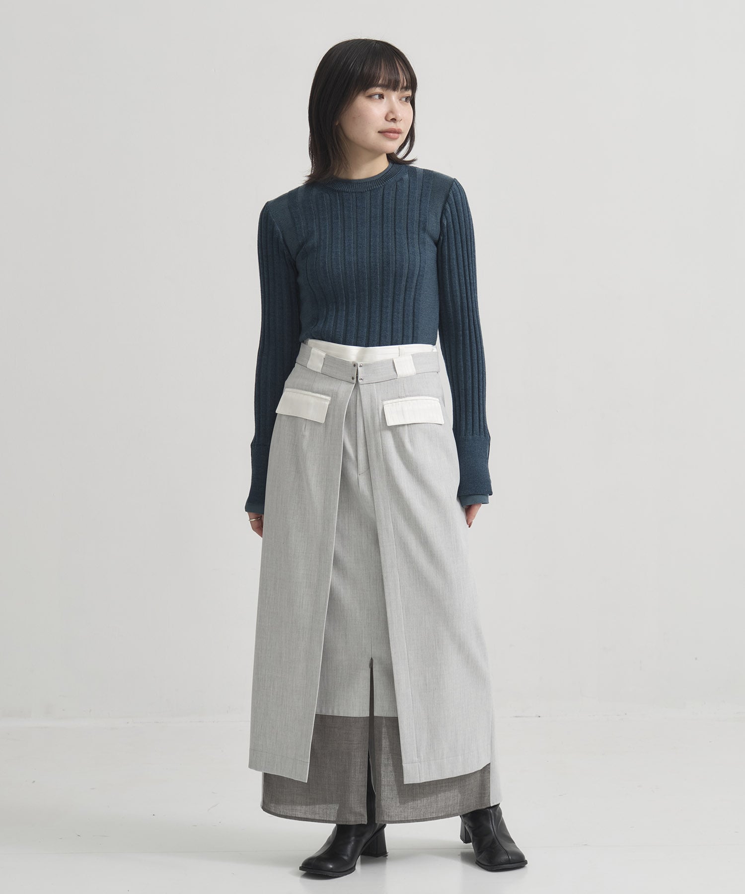 〈残りわずか〉ダブルベルトラップスカート