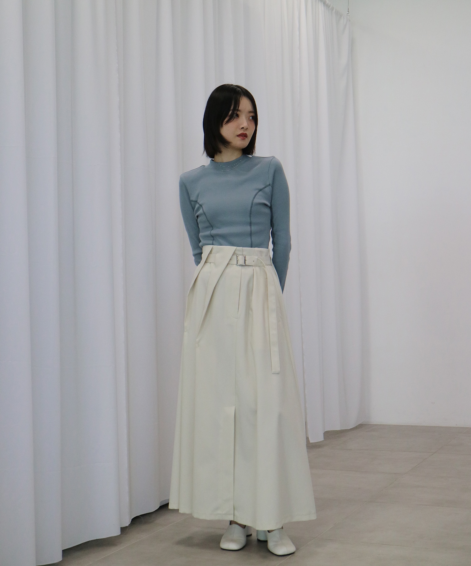 スラントタックホールアシメフレアスカート