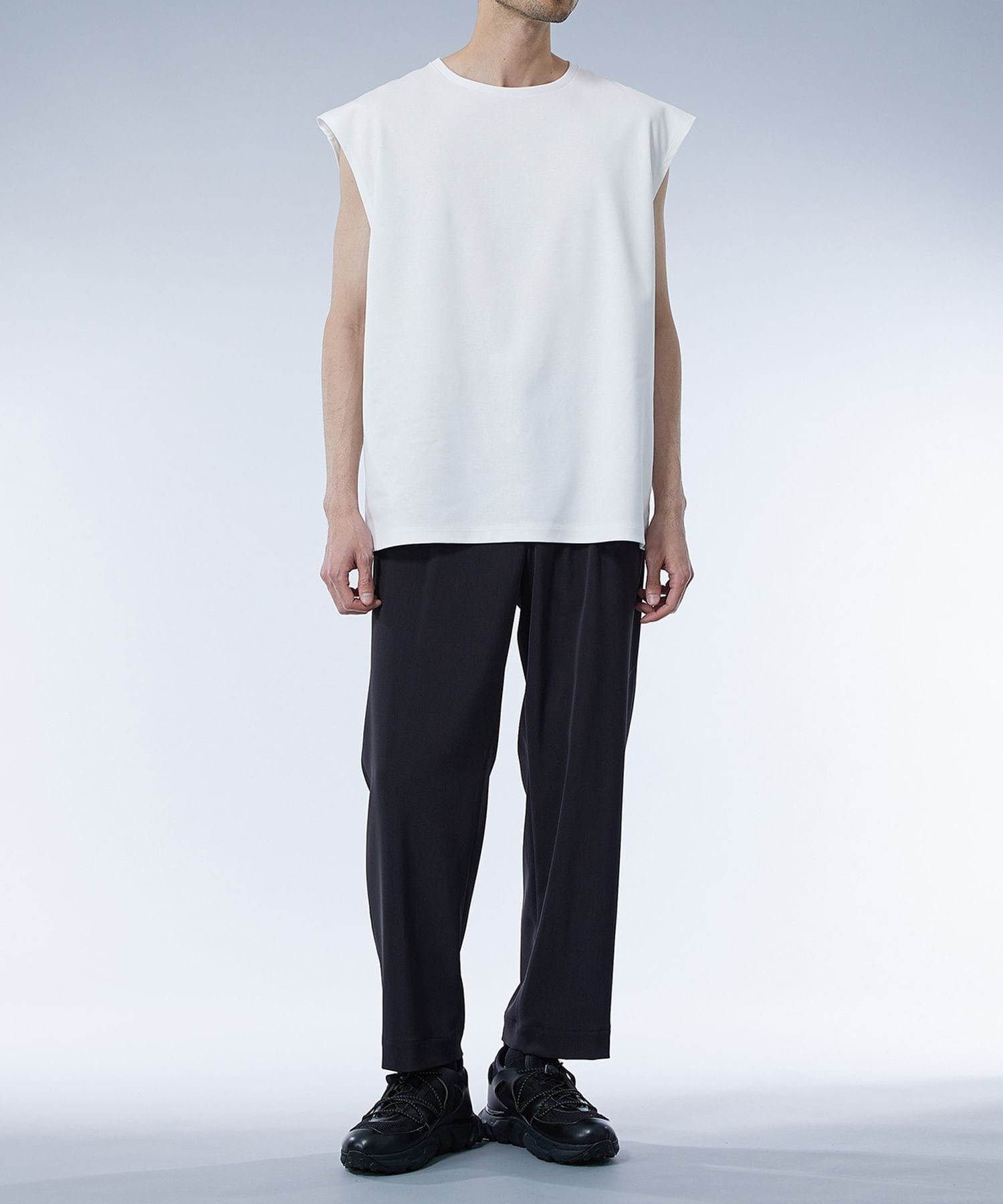 テクノラマノースリーブTシャツ