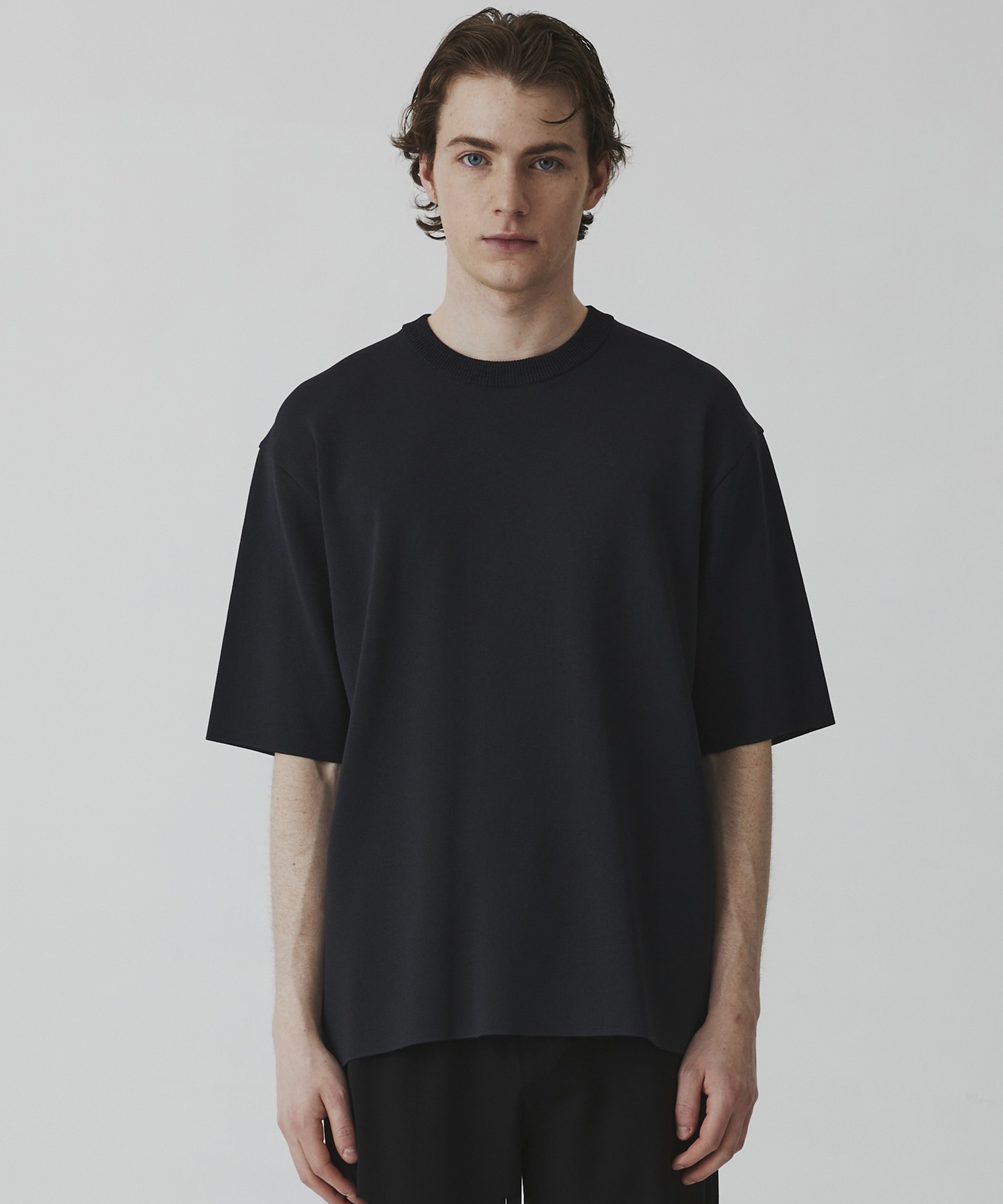 〈WEB限定｜先行予約〉18G サーブルストレッチクルーネックニットTEE