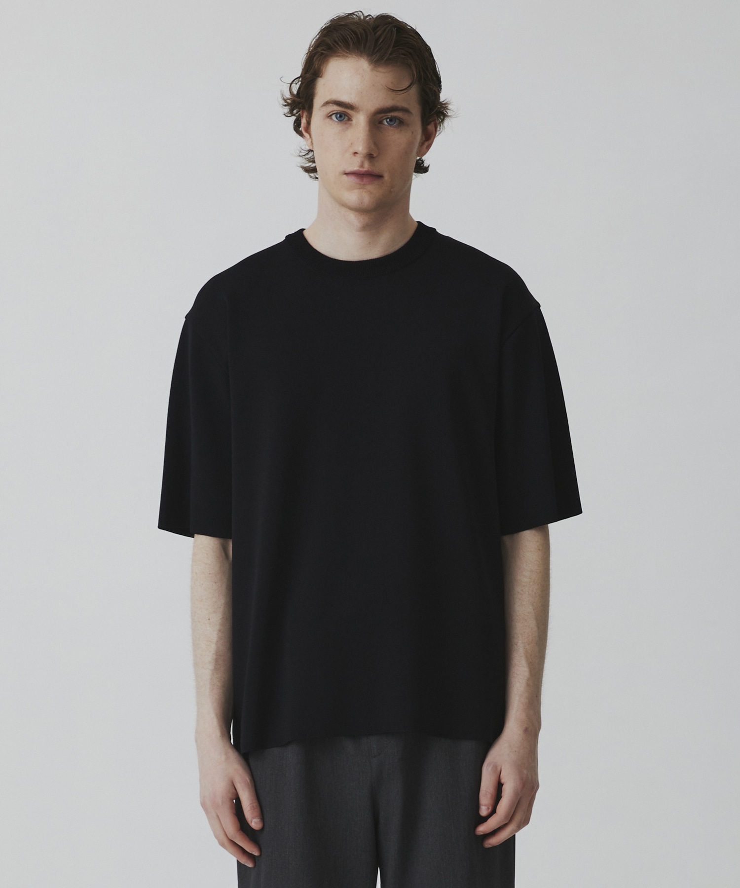 〈WEB限定｜先行予約〉18G サーブルストレッチクルーネックニットTEE