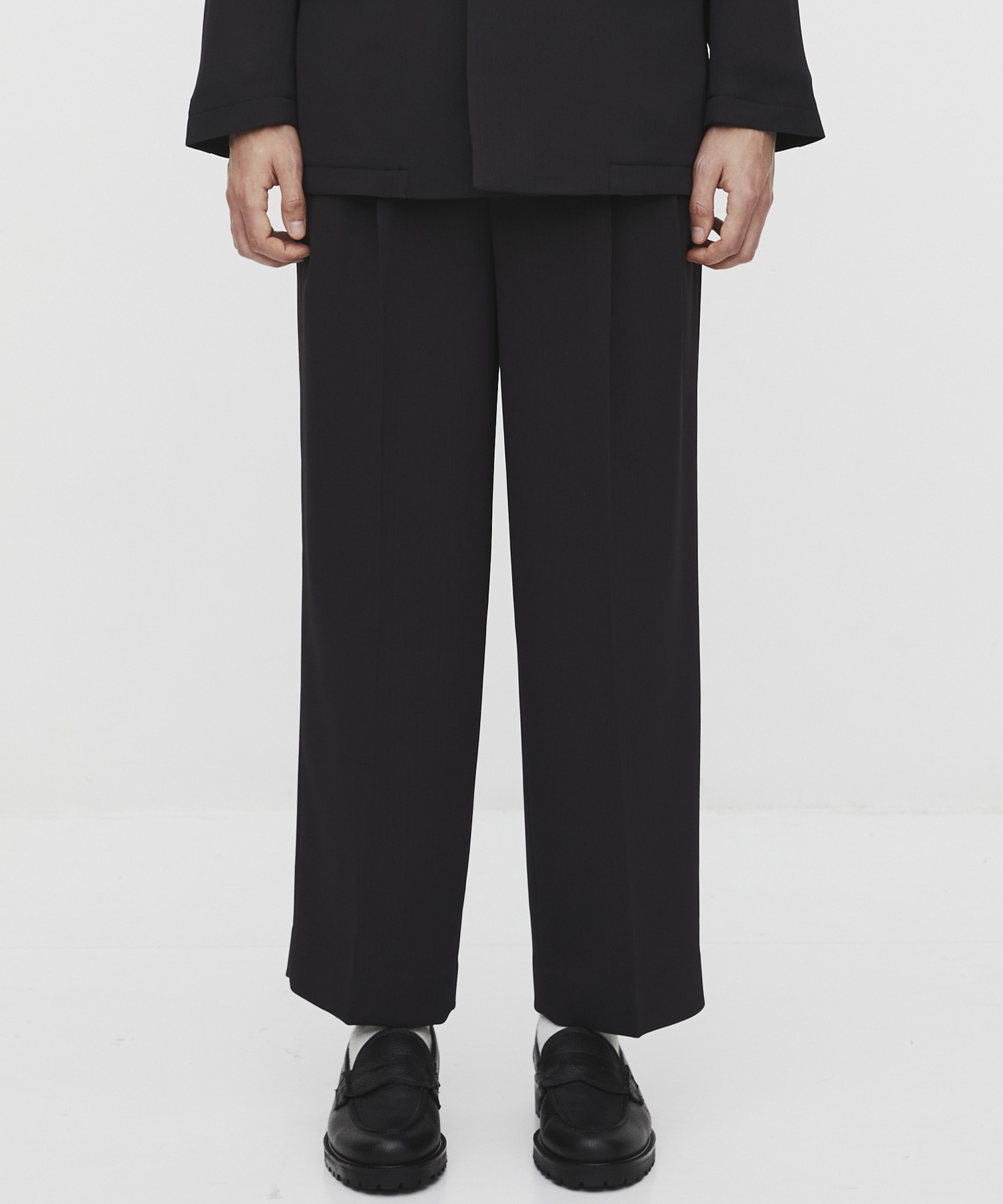 〈残りわずか｜再入荷なし〉COLD DRY PLEATS 2タックイージーパンツ