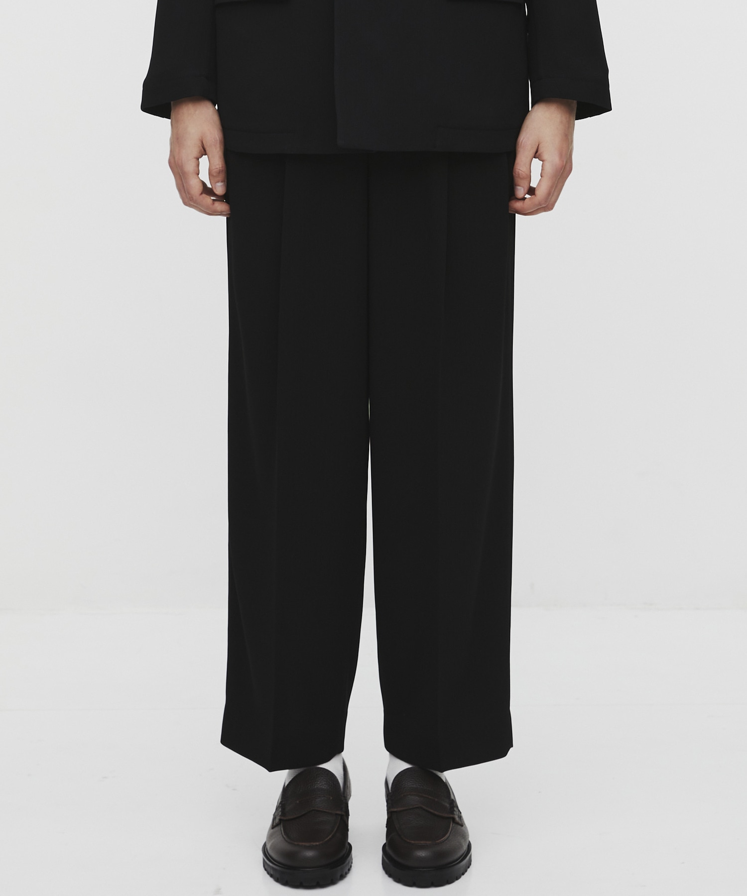 〈残りわずか｜再入荷なし〉COLD DRY PLEATS 2タックイージーパンツ