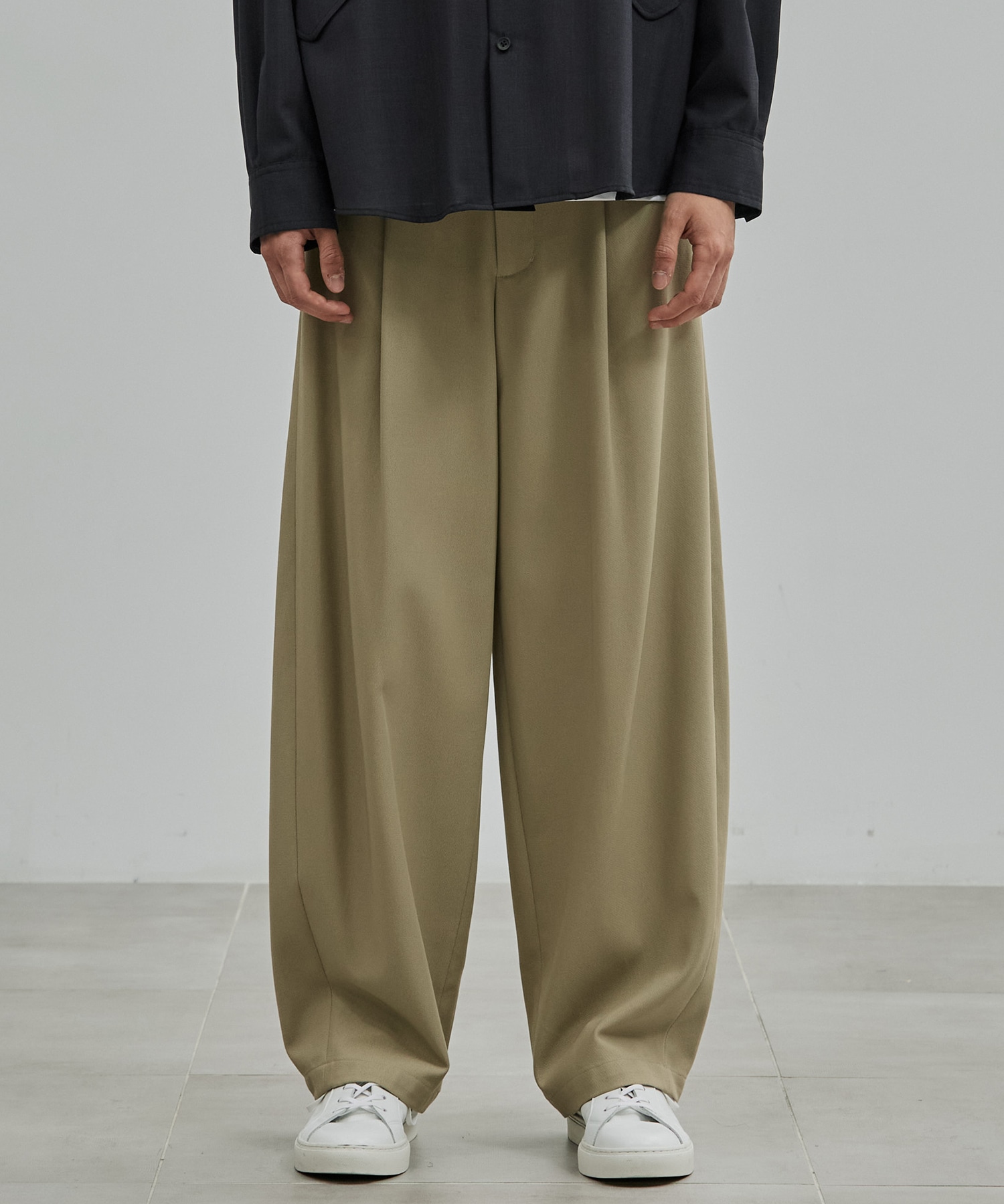 ハイツイスト バレルチノパンツ