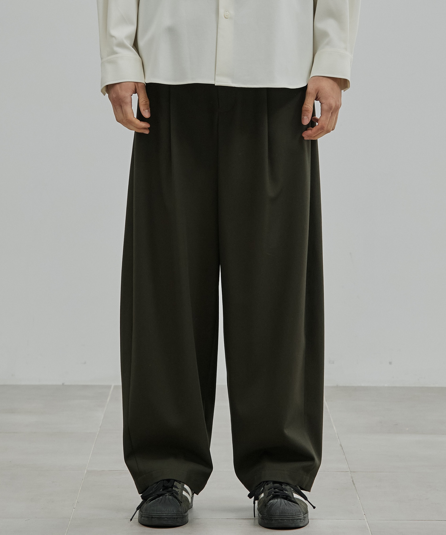 ハイツイスト バレルチノパンツ