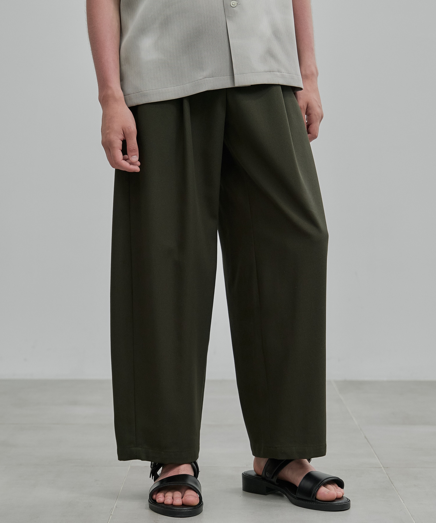 〈新発売〉ハイツイスト バレルチノパンツ