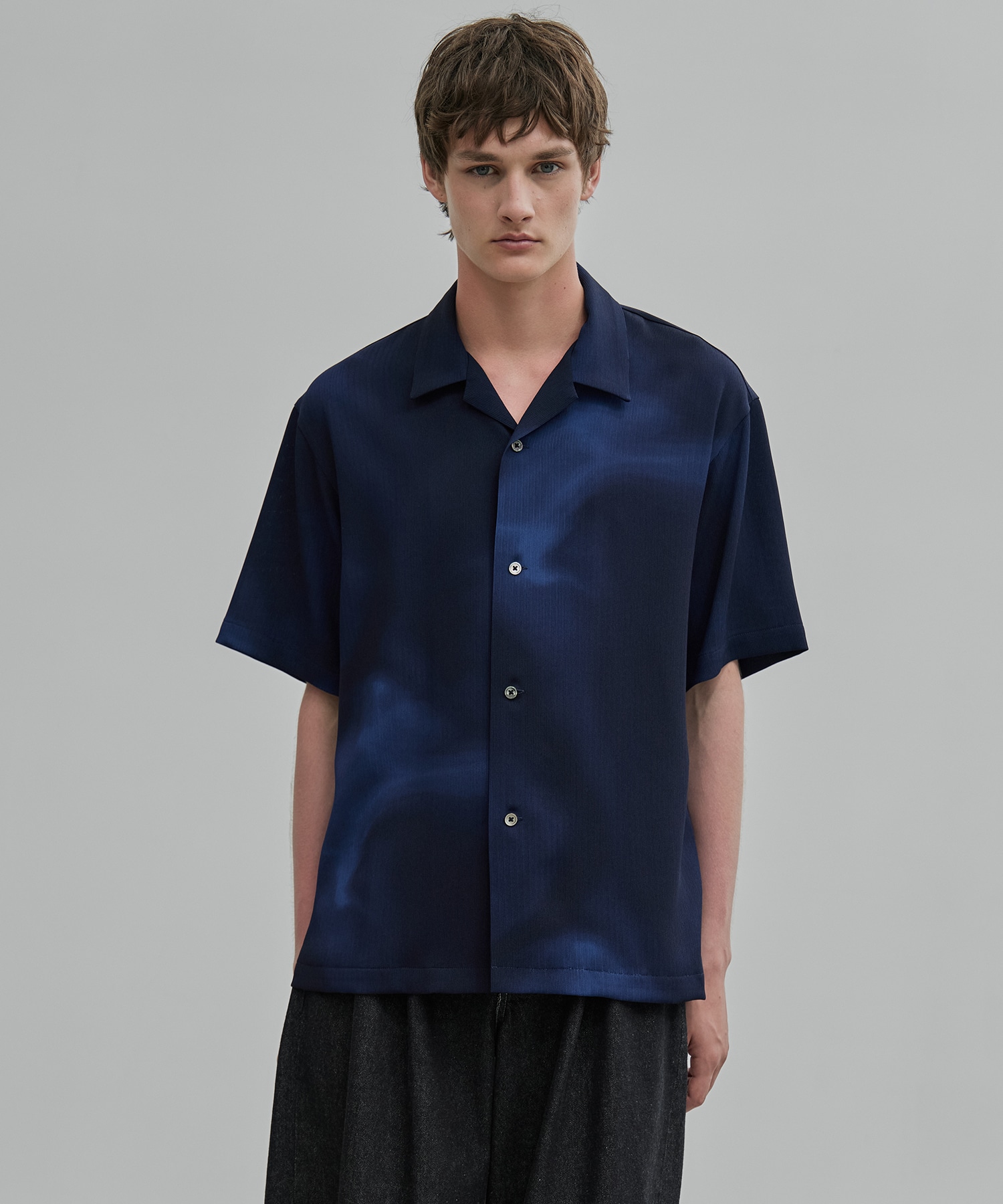 〈新発売〉COLD DRY GRADATION PLEATS オープンカラーシャツ