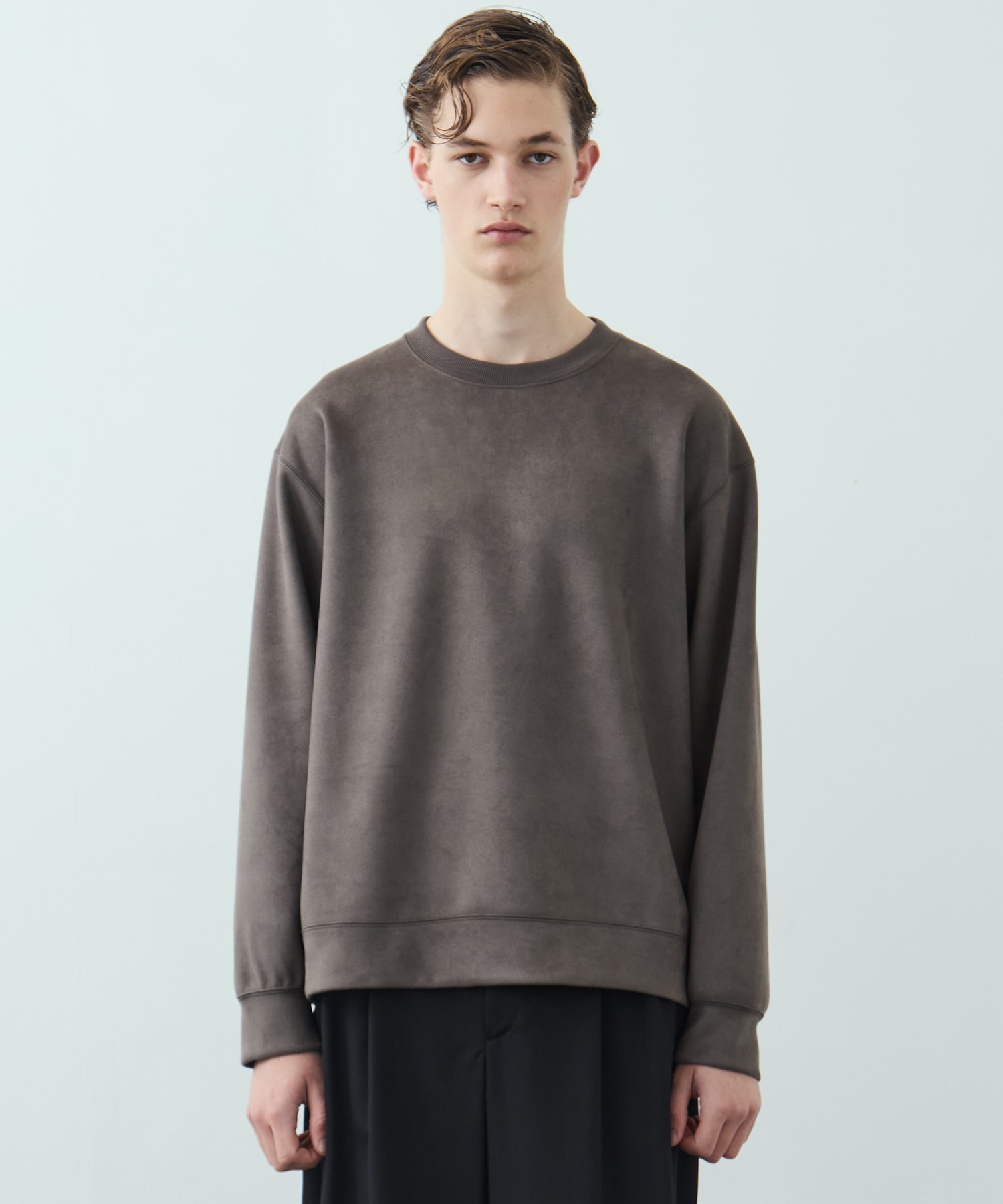 〈再入荷〉MICRO SUEDE クルーネックプルオーバー