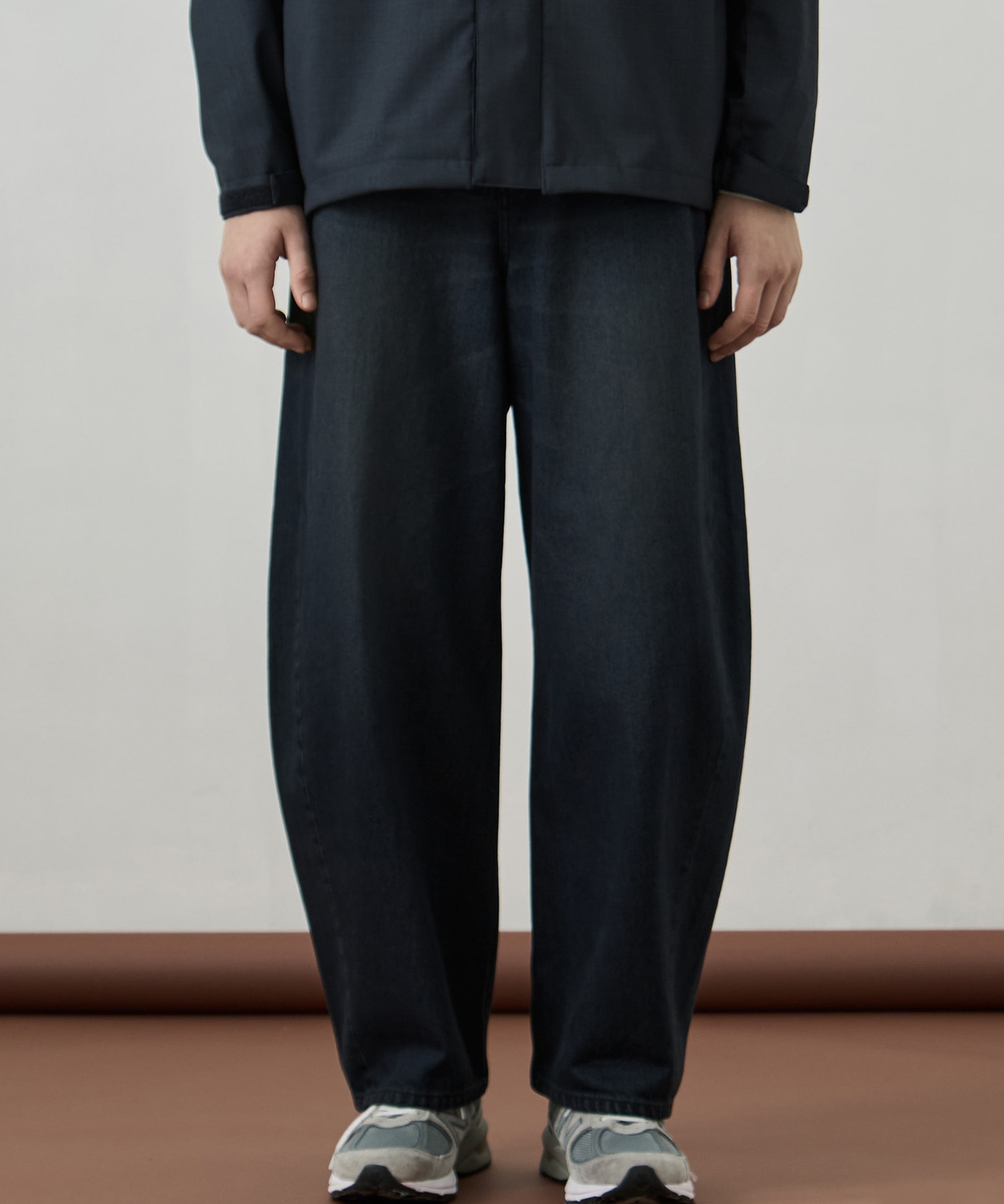 オーバーダイバレルデニムパンツ