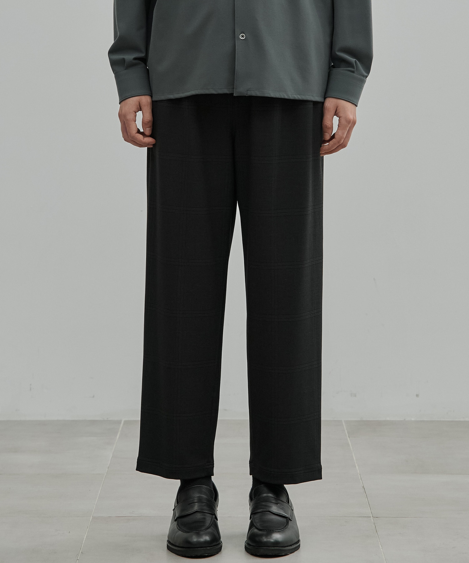 アウトラスト ストレートイージーパンツ