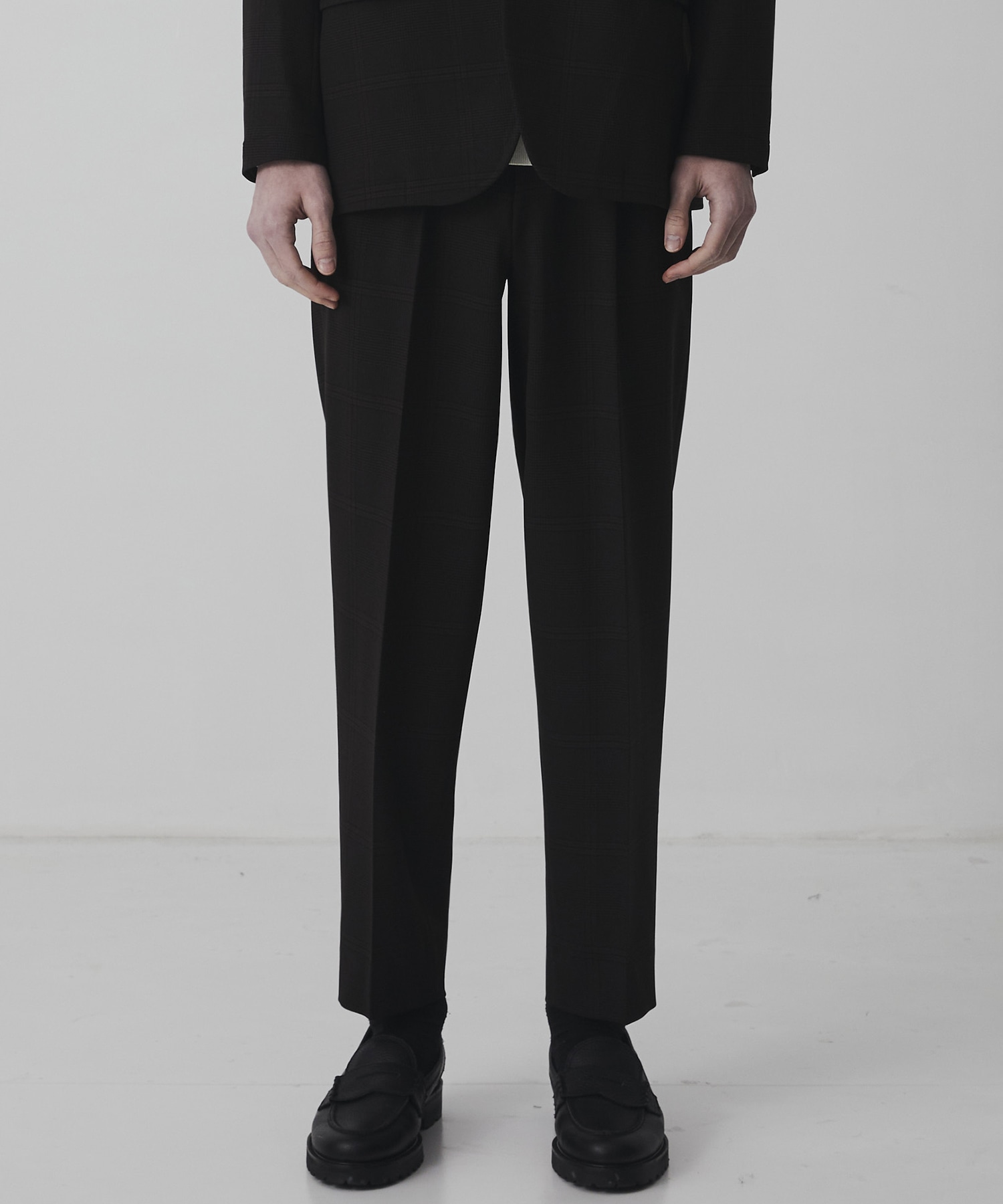 〈2026SS〉アウトラスト キープクリース 1タック ストレートパンツ