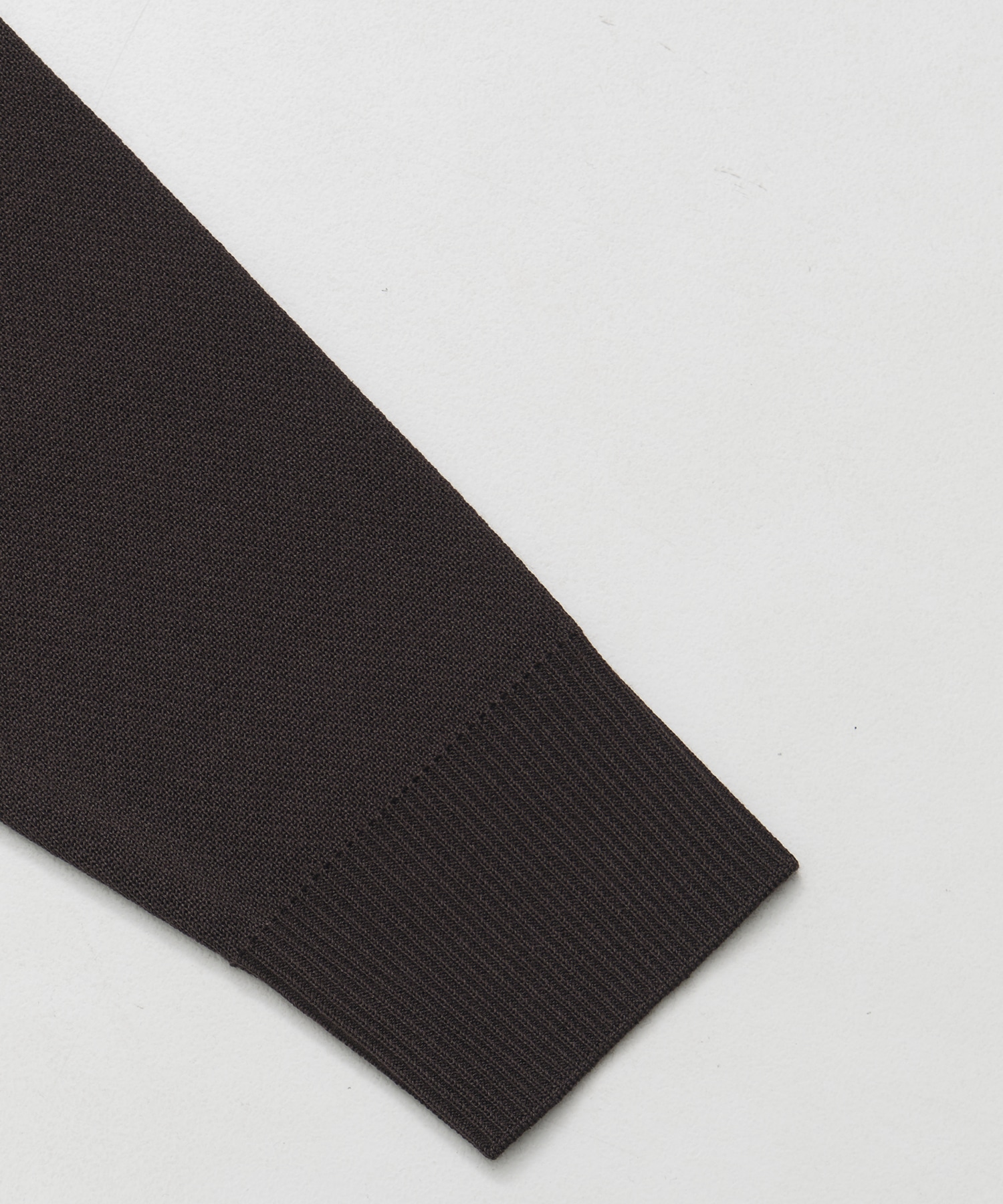 〈WEB限定〉SILVER WOOL MOCK NECK KNIT