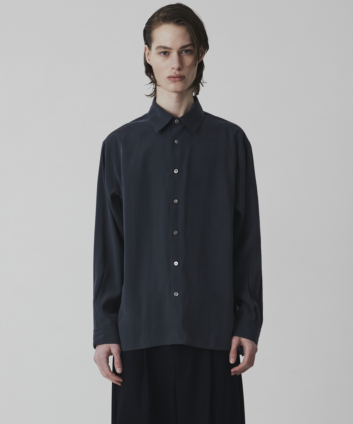 〈WEB限定〉フィブリルレーヨン リラックスシャツ