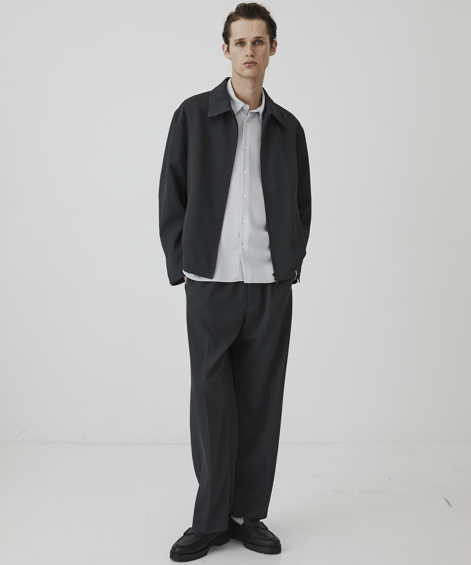 COLD DRY PLEATS シームレスイージーパンツ