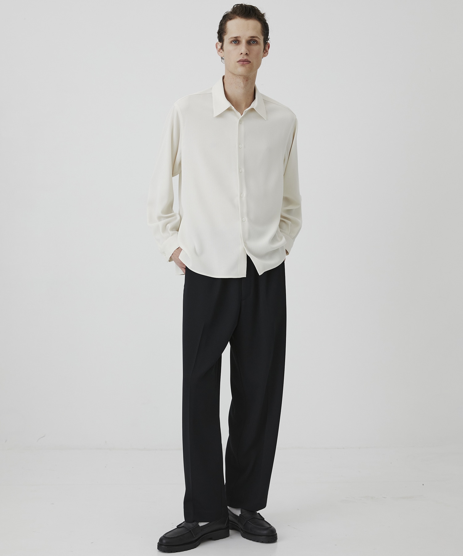 COLD DRY PLEATS シームレスイージーパンツ