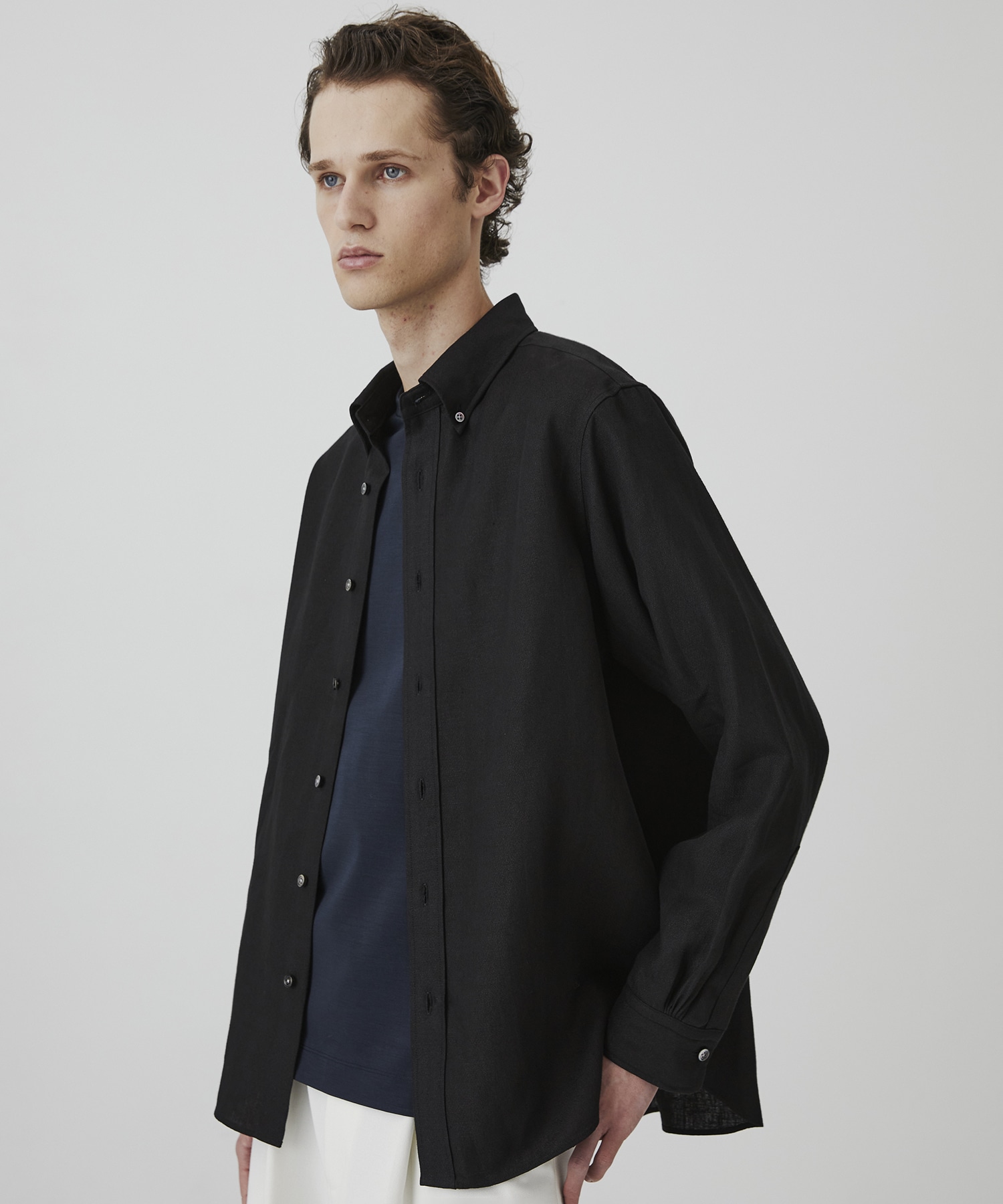 〈再入荷なし〉LINEN AMUNDSEN B.D SHIRT
