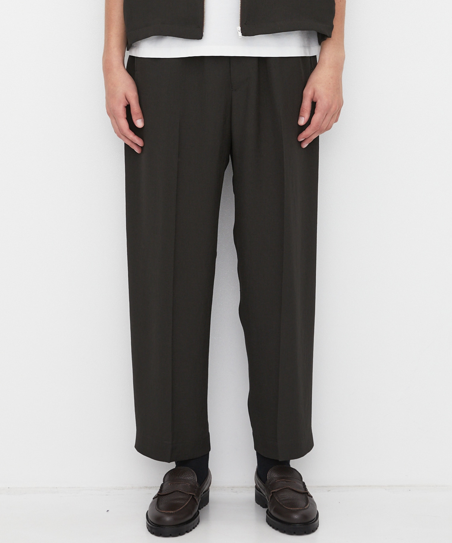 MODERN SILK LINEN シームレスイージーパンツ