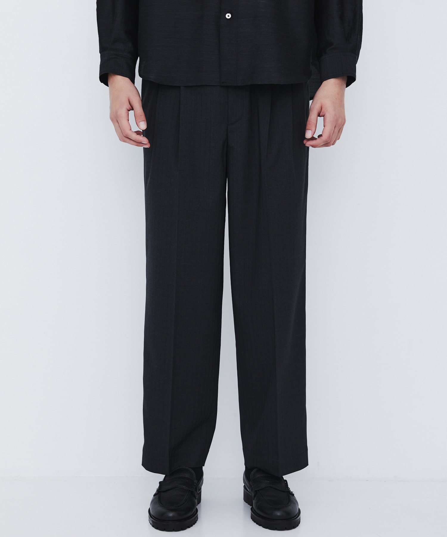 〈数量限定〉SERPINO WOOL 2TUCK PANTS