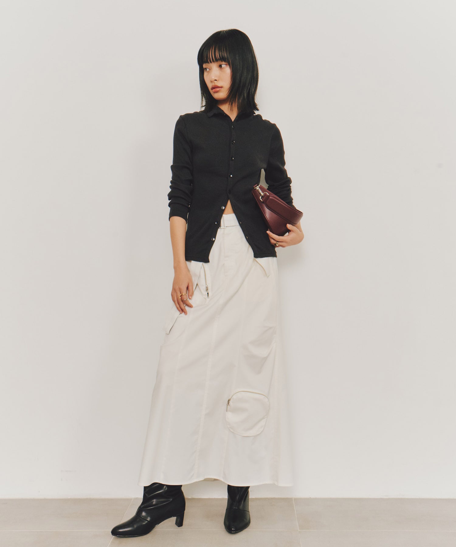 〈残りわずか〉ソフトタッチスリットネックトップス