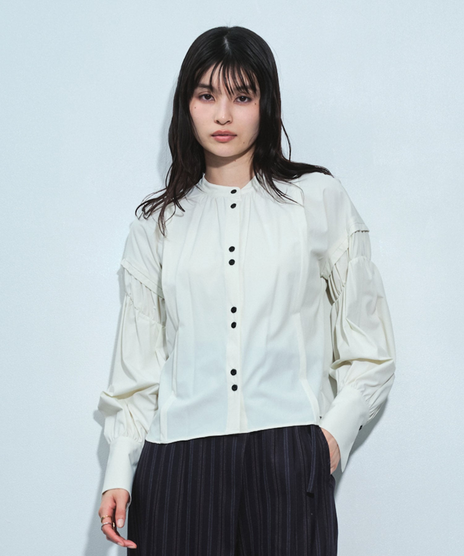 ボリュームスリーブギャザーブラウス(FREE WHITE): : ウィメンズ