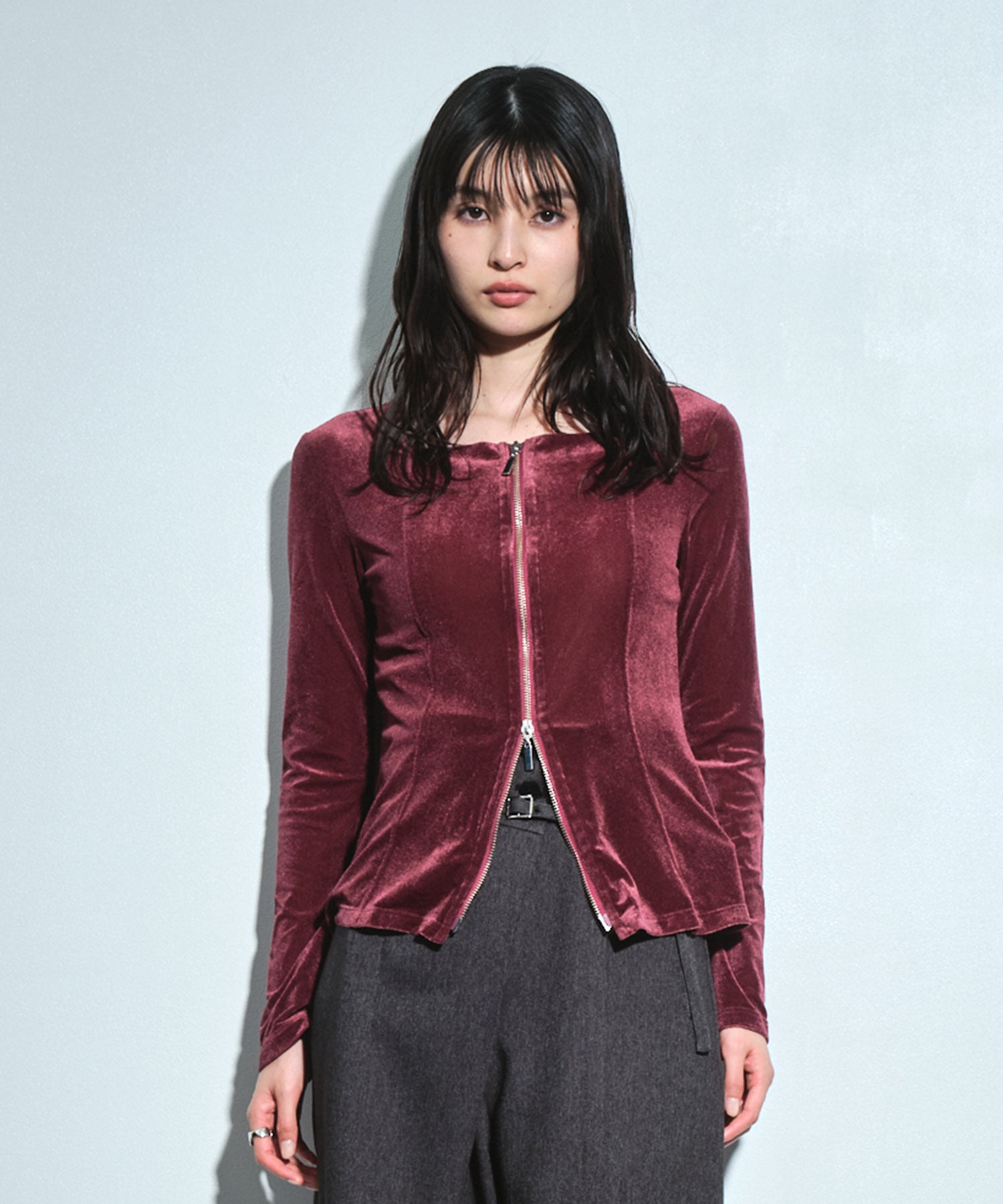 〈残りわずか〉スクエアネックZIPベロアプルオーバー