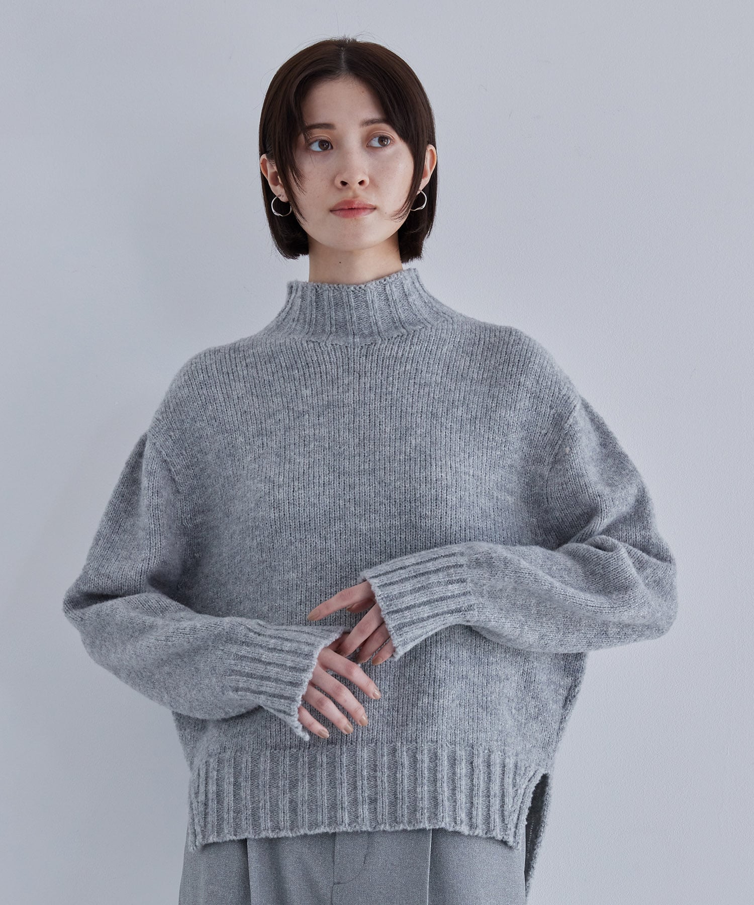 ループヤーンラメコンビタートルニット