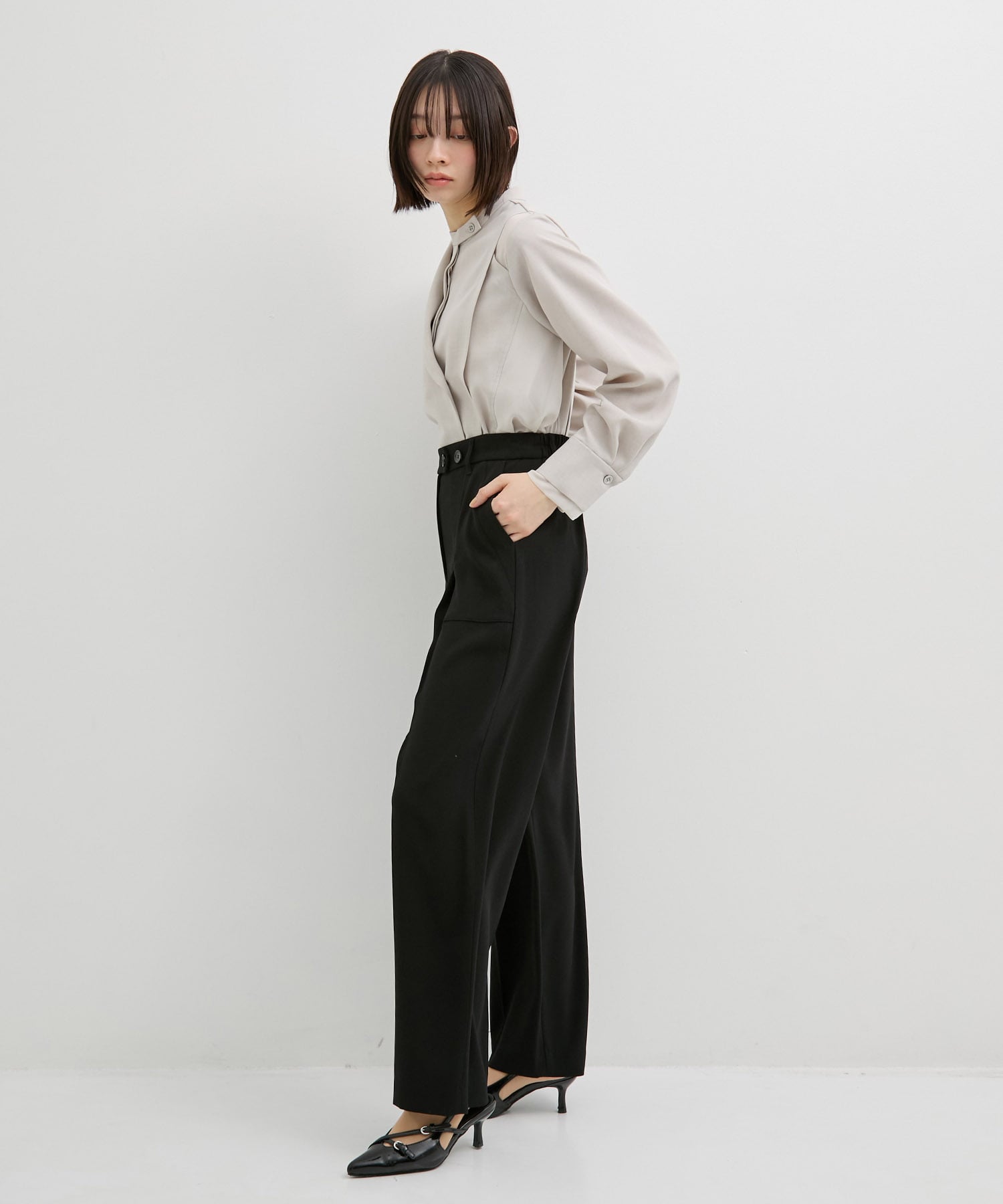 バックサテンベイカーパンツ