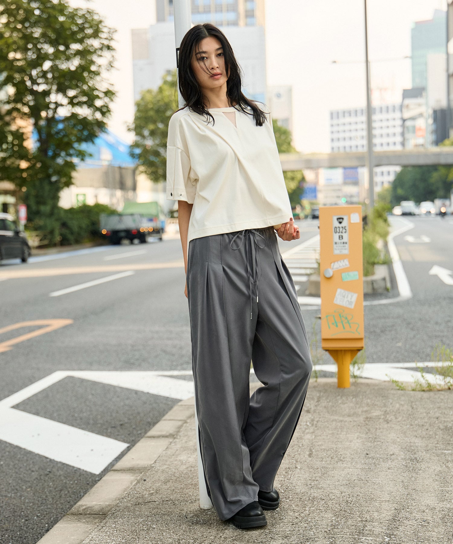 レーヨンフィブリルワイドパンツ