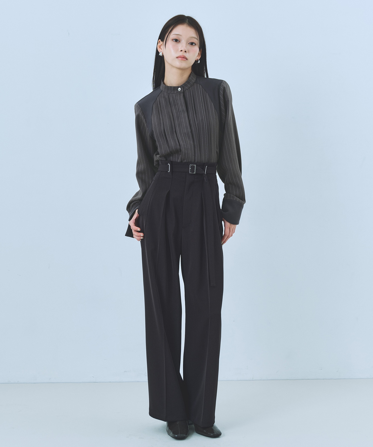 【WEB限定カラー】ピンタックバイカラーブラウス