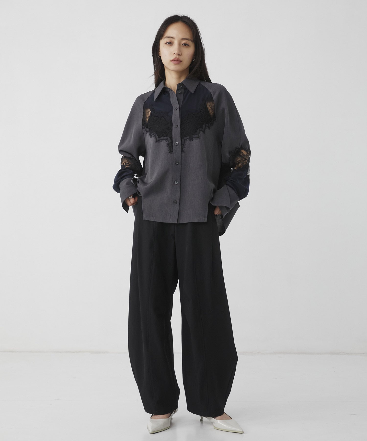 トーンカラーレースシャツ