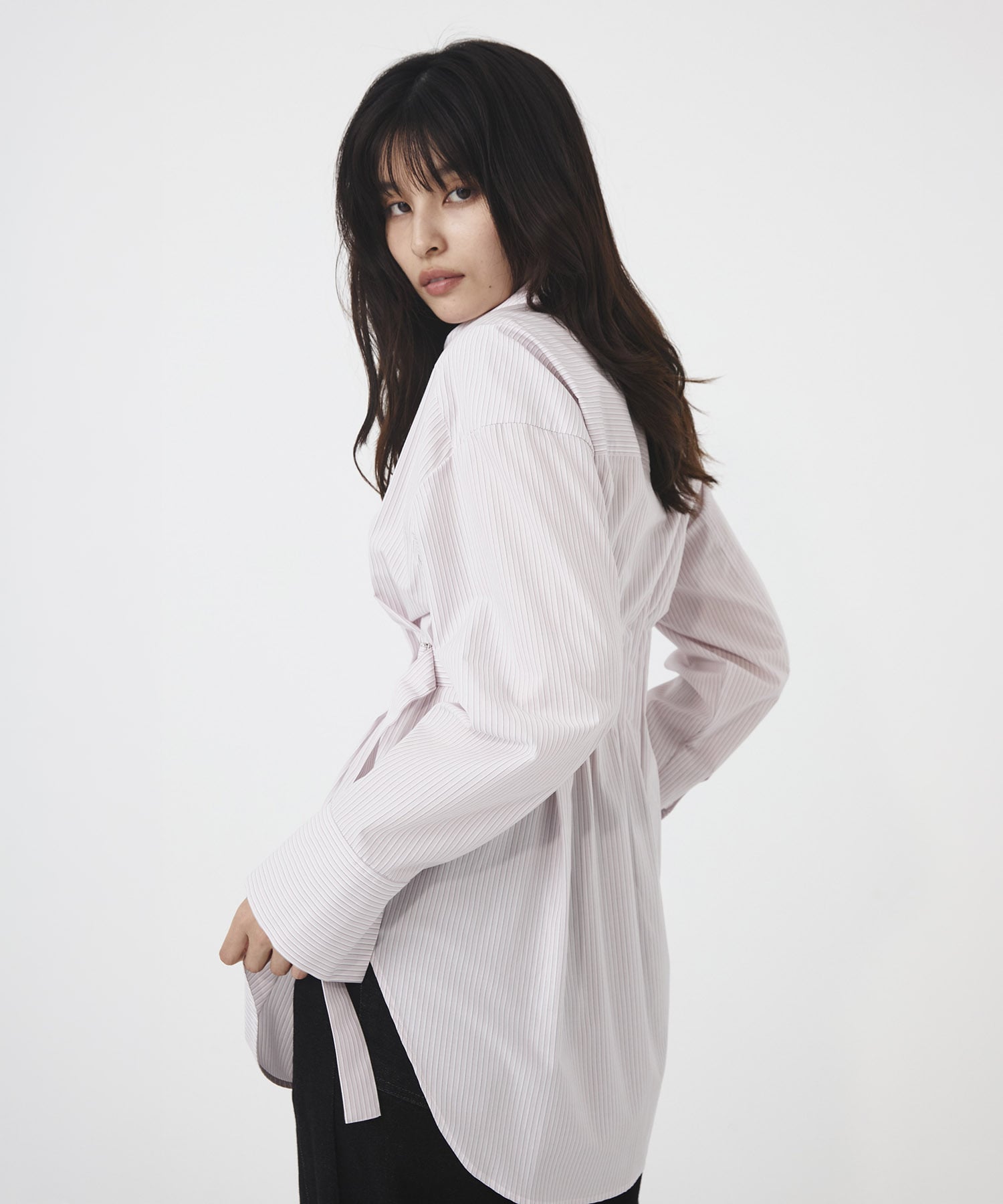 【限定30点｜WEB限定】タックゴムシェイプベルトシャツ