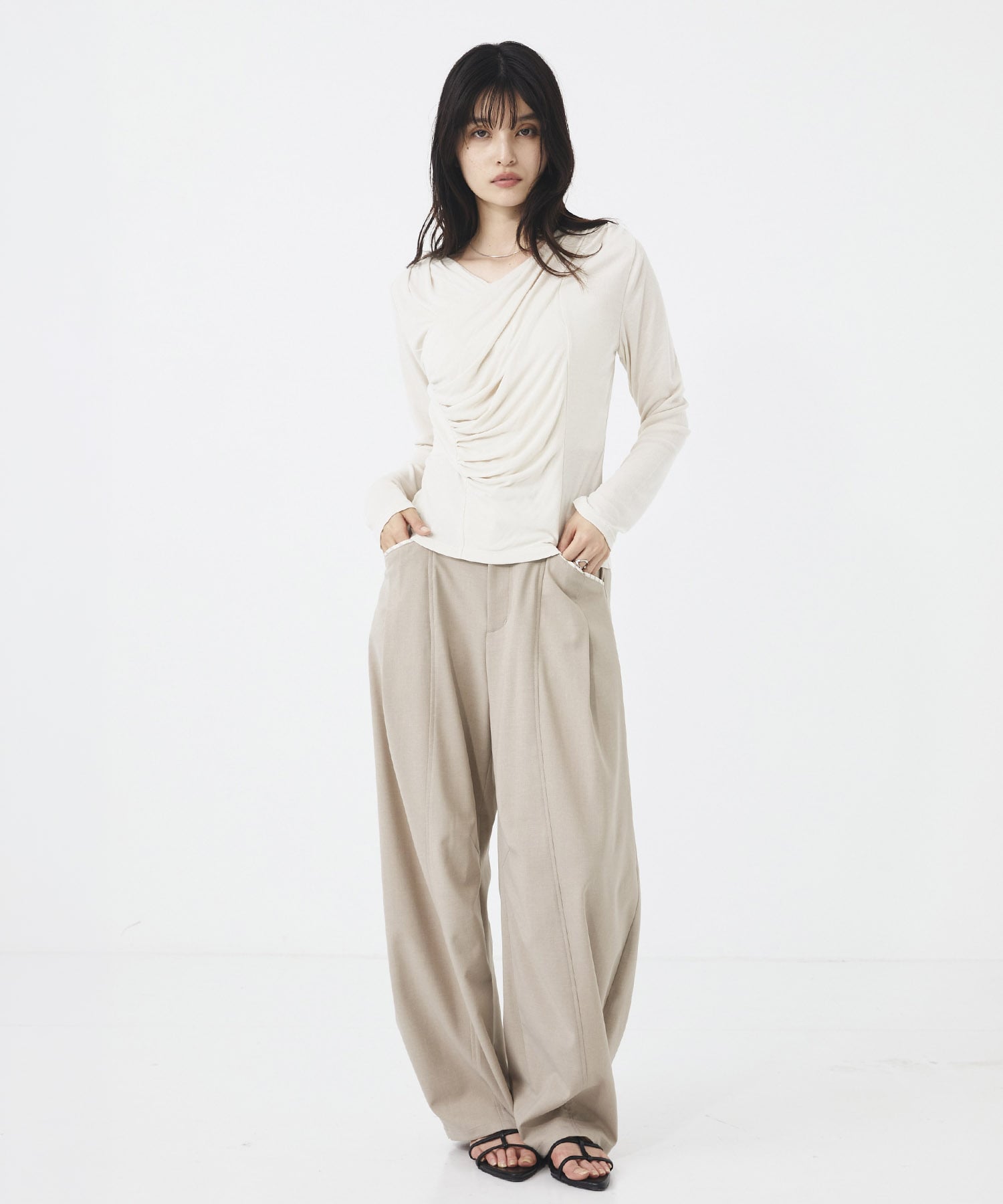 アシメドレープトップス