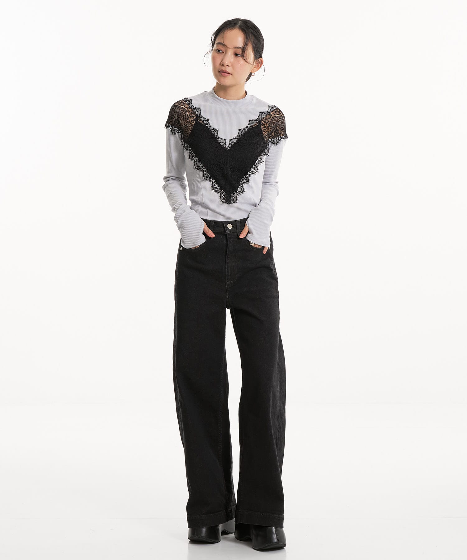 Vネックレースプルオーバー