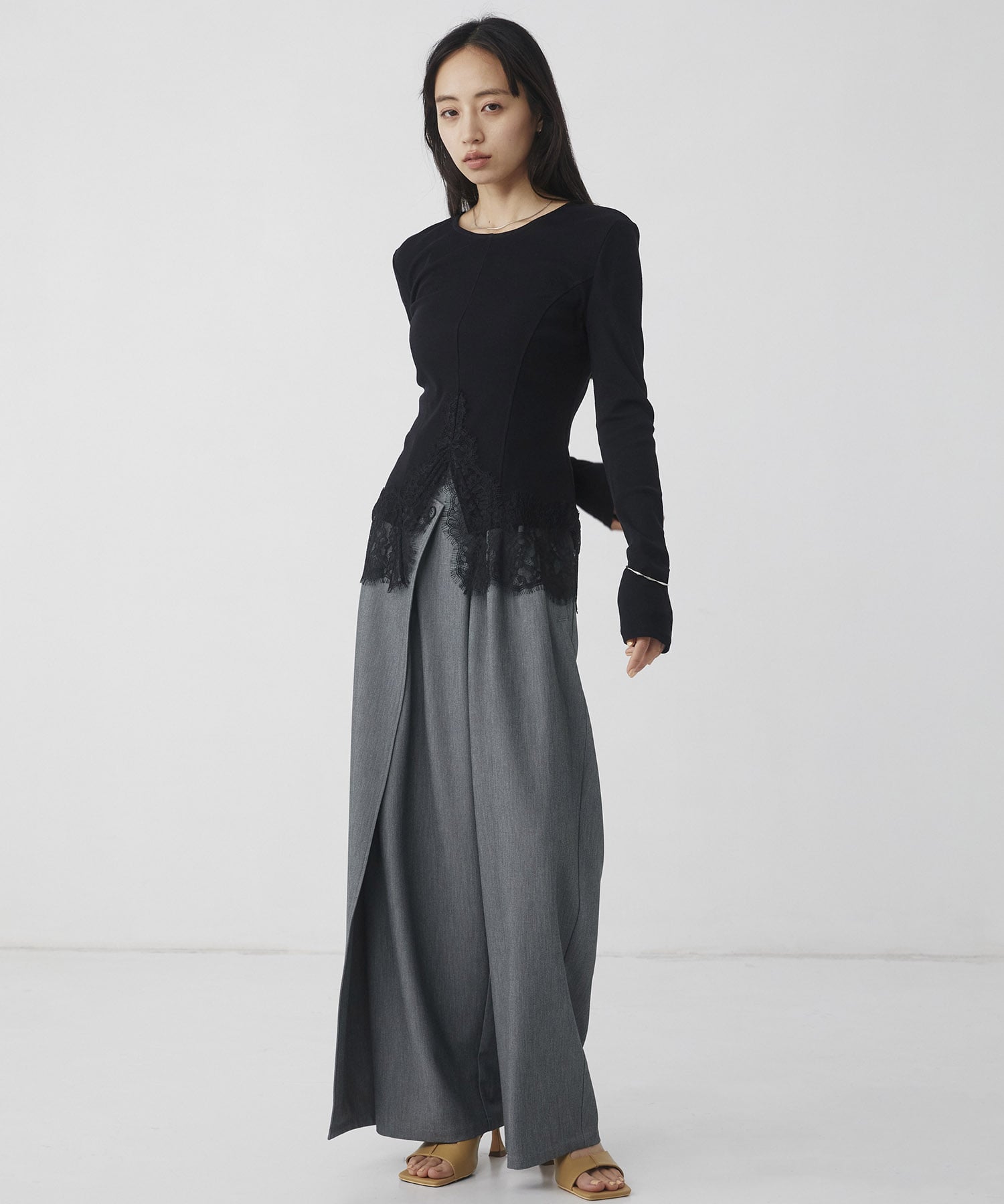 レースヘムスリットカットプルオーバー