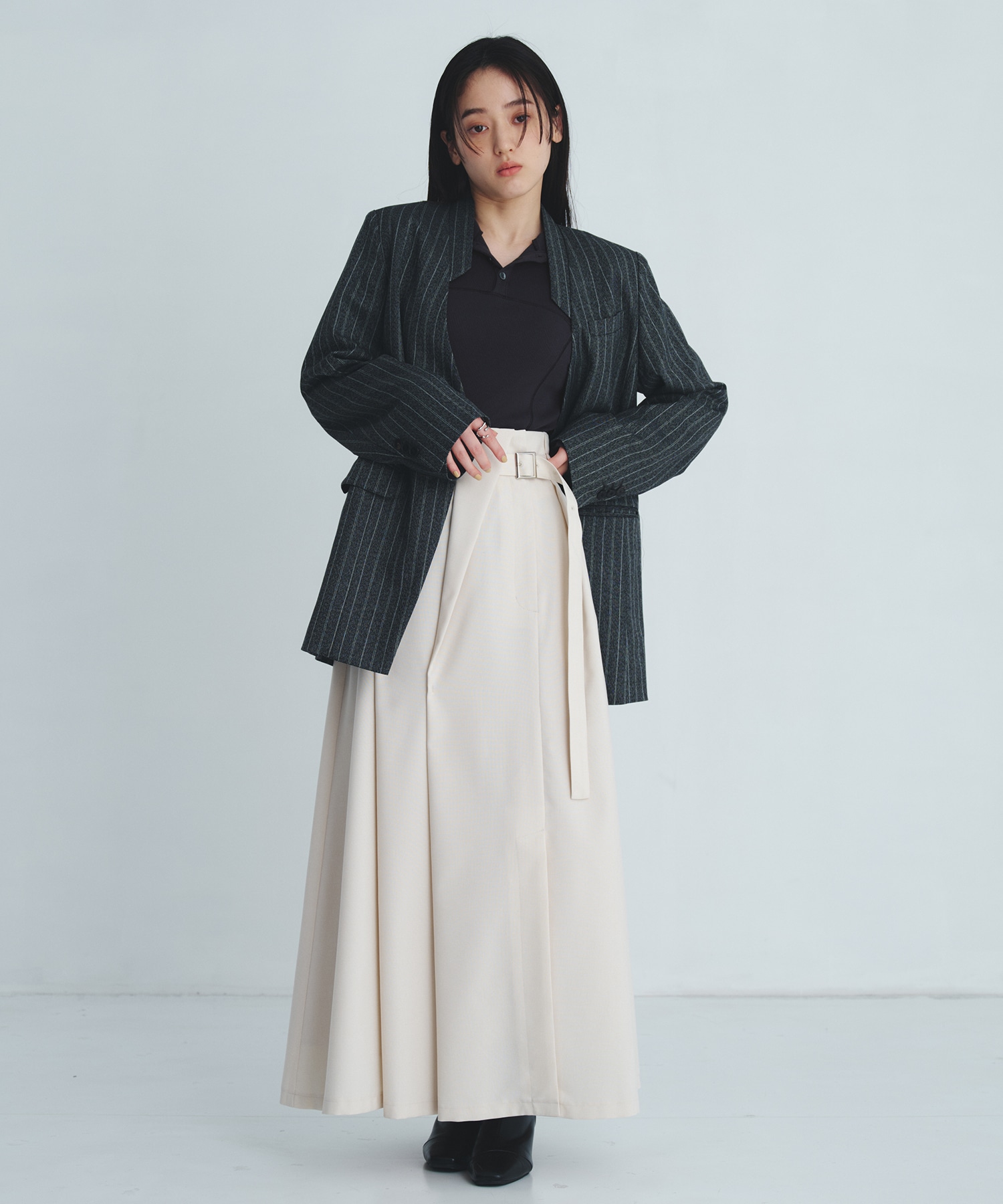 スラントタックホールアシメフレアスカート