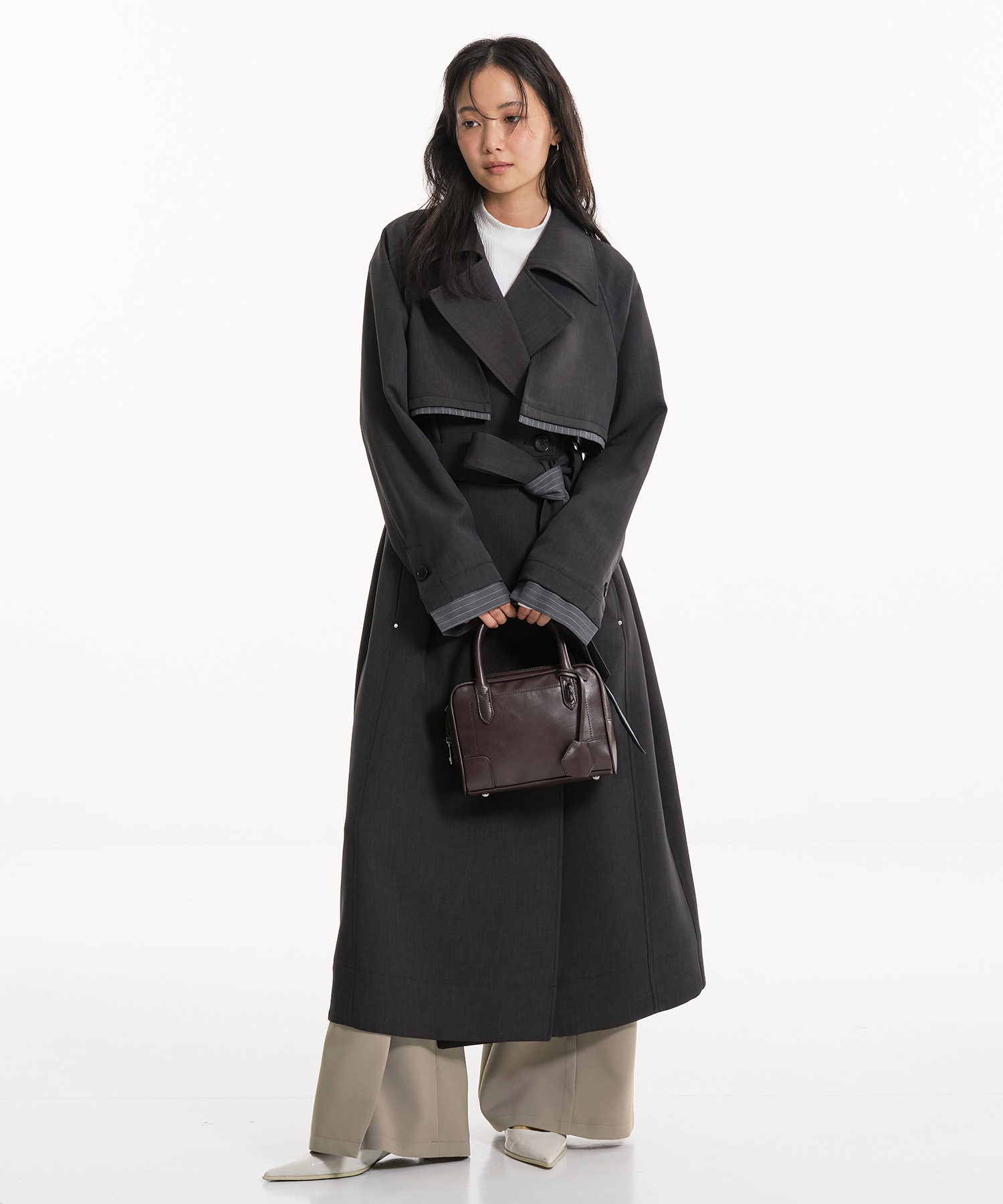 レイヤーディテールトレンチコート