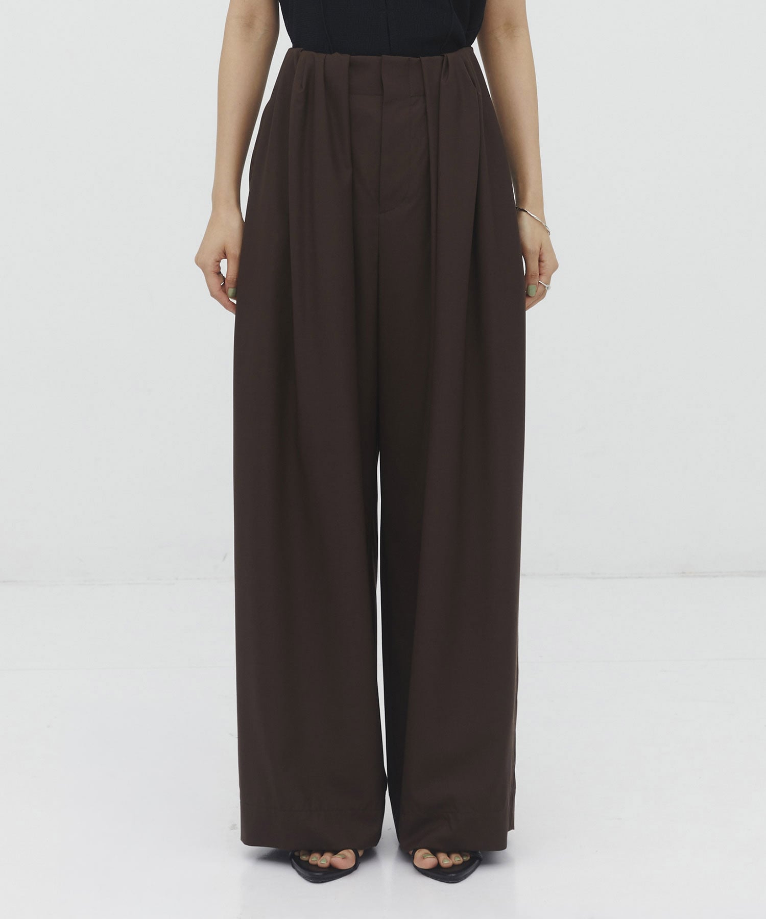 〈サイズ2残りわずか〉Super140s Summer Wool Relax Trousers