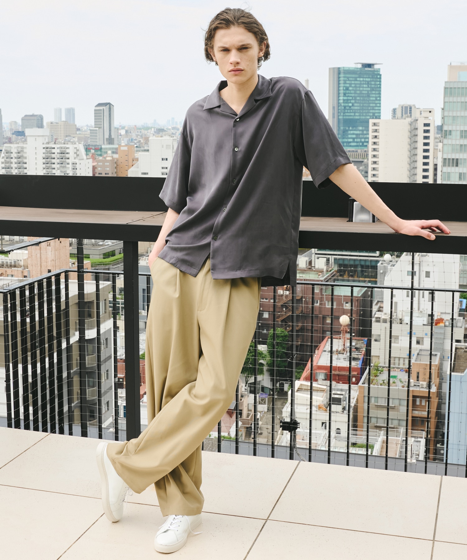 ハイツイスト バレルチノパンツ