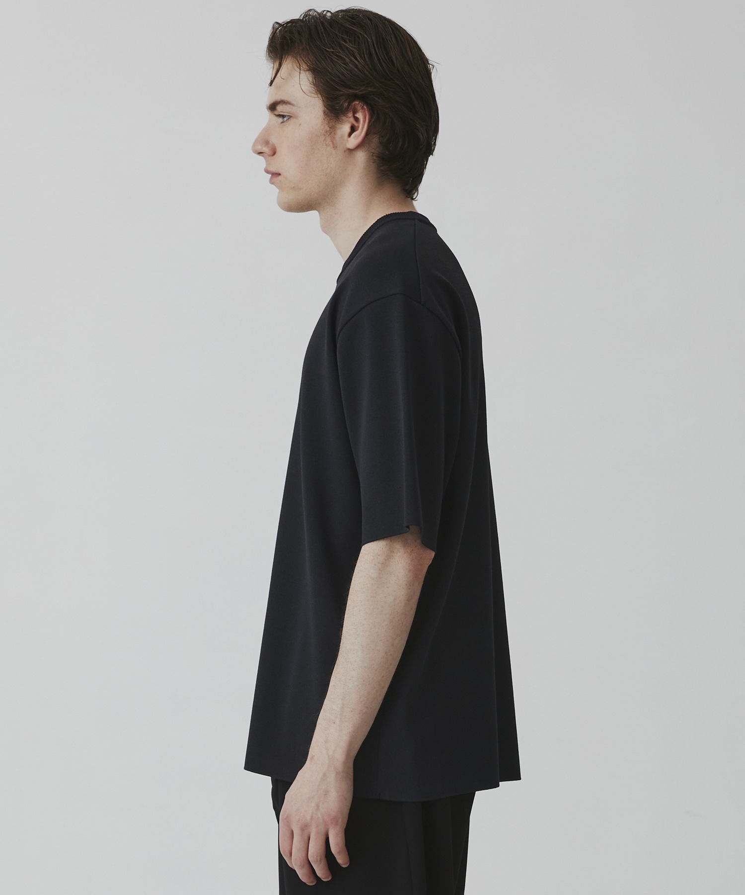〈WEB限定｜先行予約〉18G サーブルストレッチクルーネックニットTEE