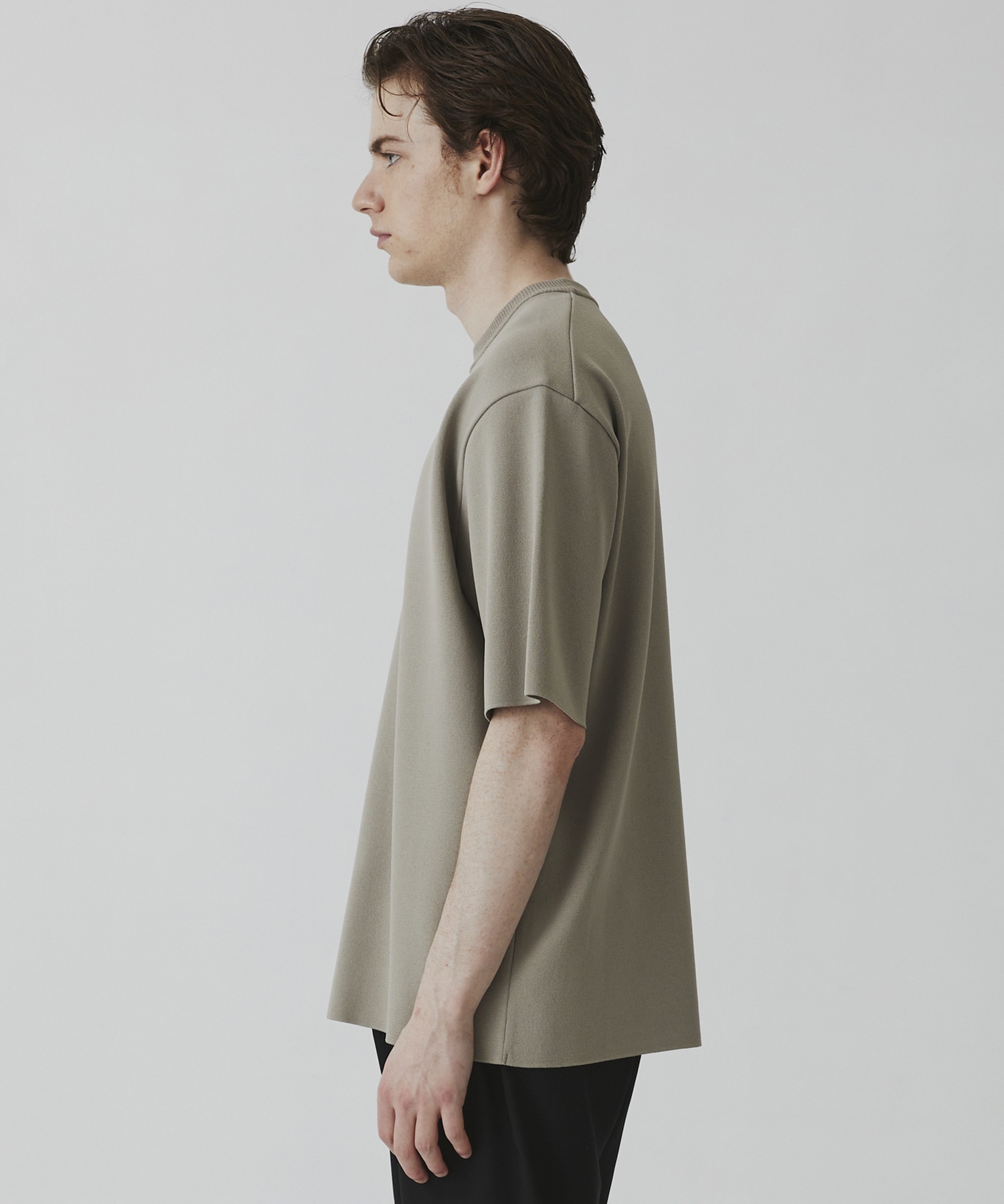 〈WEB限定｜先行予約〉18G サーブルストレッチクルーネックニットTEE