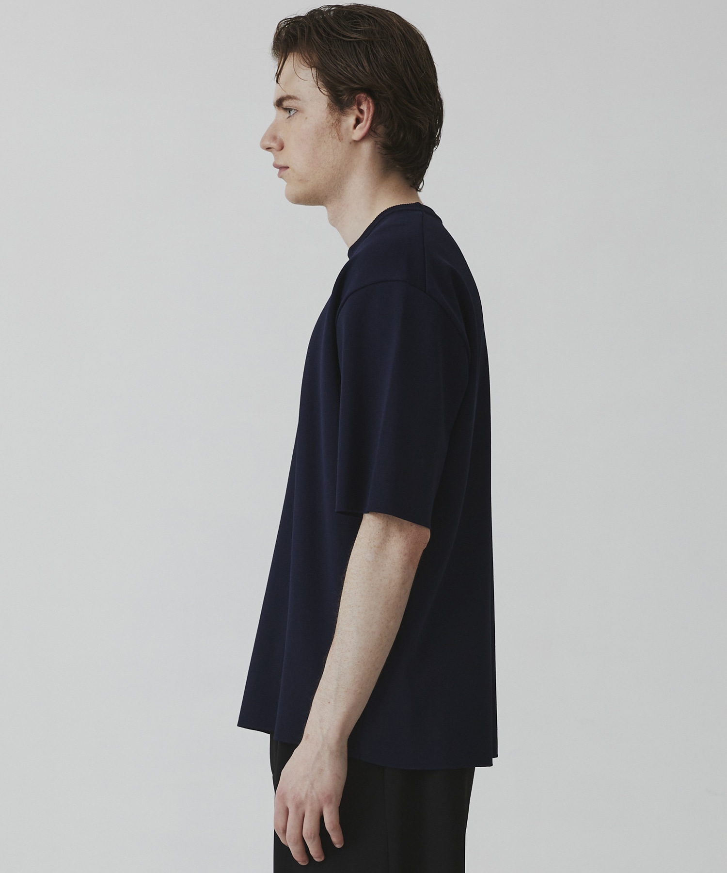 〈WEB限定｜先行予約〉18G サーブルストレッチクルーネックニットTEE